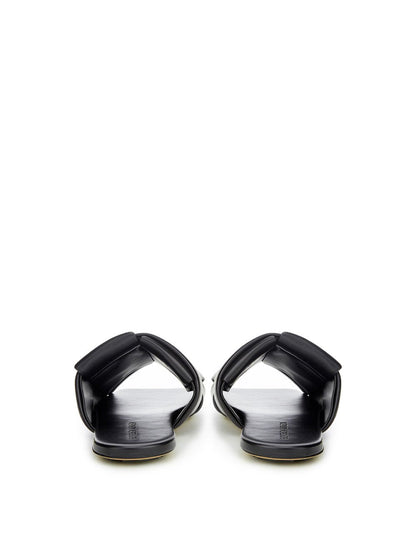 Bottega Veneta Elegant Black Leather Sandals – EU37/US7 par Bottega Veneta | Disponible sur Sandy Store ByNet
