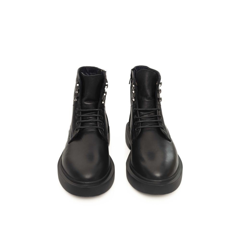 Cerruti 1881 Black Calfskin Boot – EU42/US9 par Cerruti 1881 | Disponible sur Sandy Store ByNet