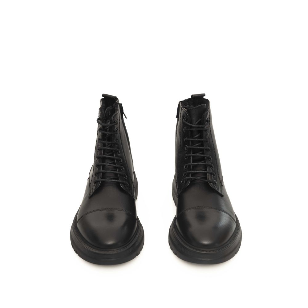 Cerruti 1881 Black Cowhide Boot – EU43/US10 par Cerruti 1881 | Disponible sur Sandy Store ByNet