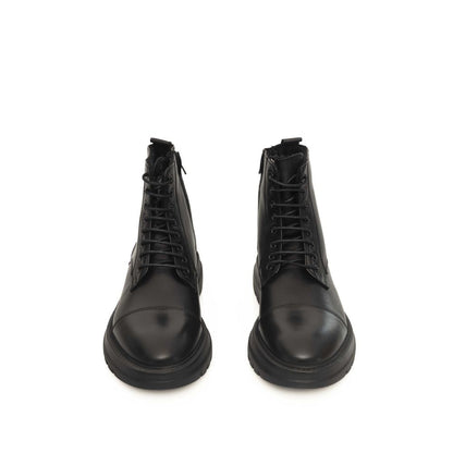 Cerruti 1881 Black Cowhide Boot – EU43/US10 par Cerruti 1881 | Disponible sur Sandy Store ByNet