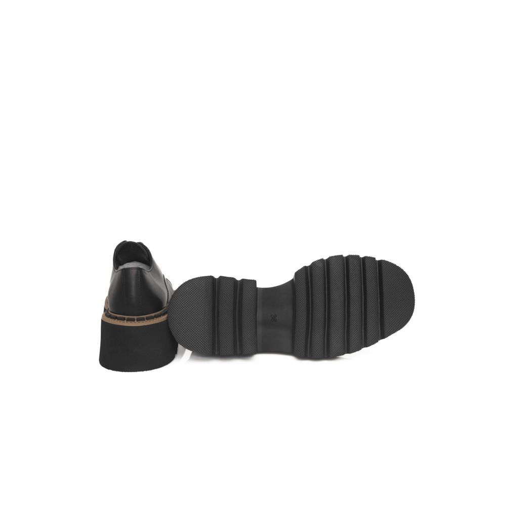 Cerruti 1881 Black Cowhide Shoe – EU36/US6 par Cerruti 1881 | Disponible sur Sandy Store ByNet