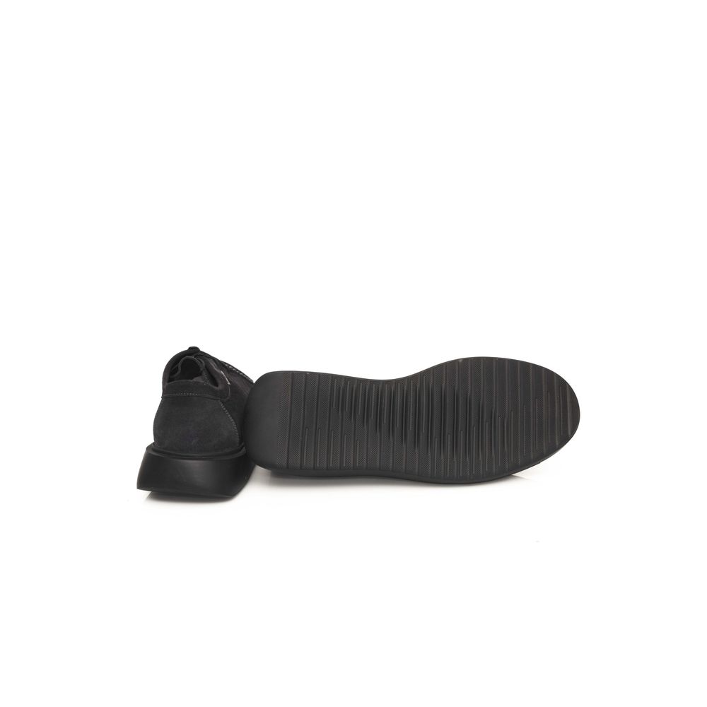 Cerruti 1881 Black Cowhide Shoe – EU42/US9 par Cerruti 1881 | Disponible sur Sandy Store ByNet