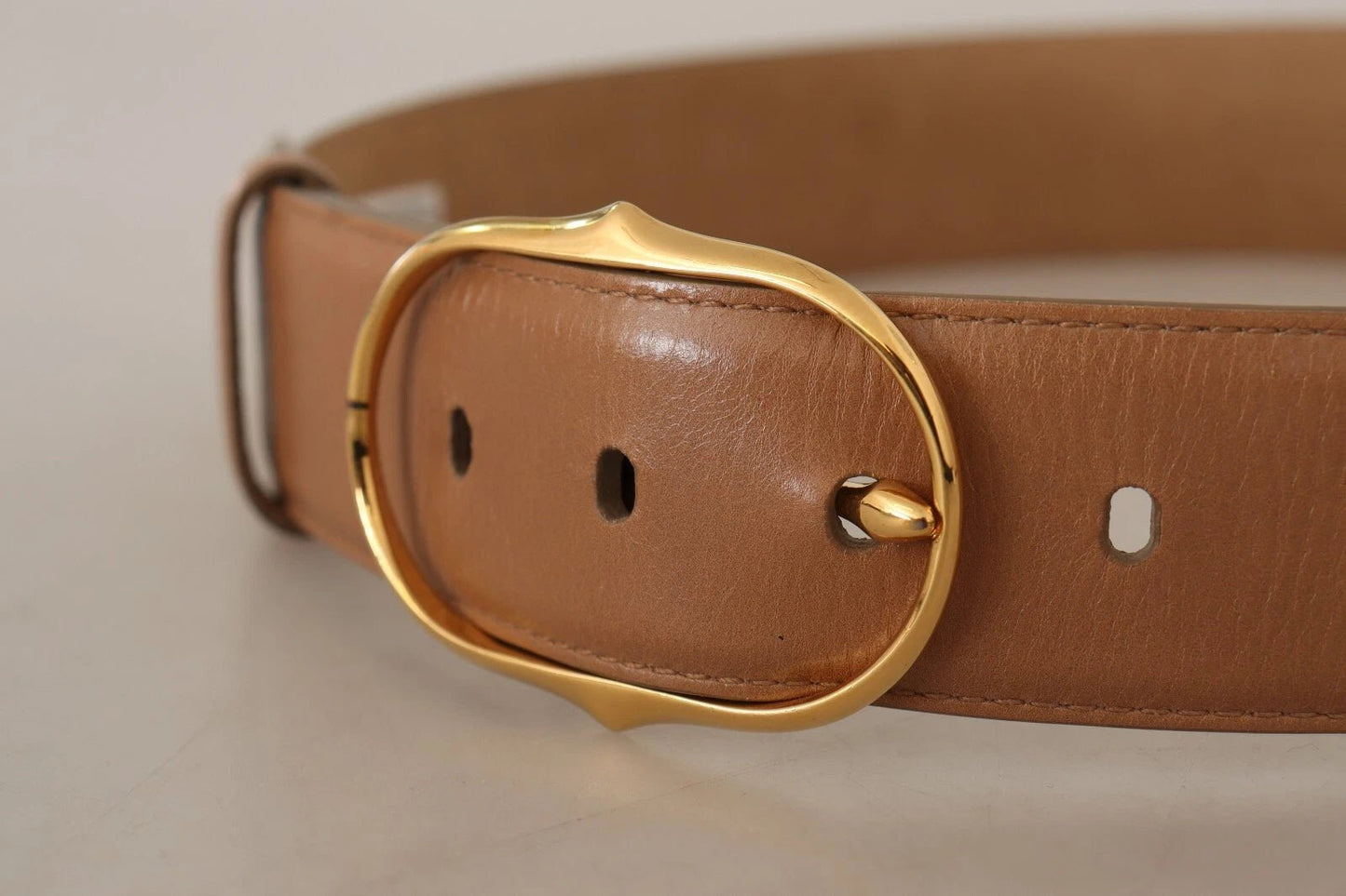 Costume National Brown Leather Gold Metal Oval Buckle Belt – 75 cm / 30 Inches par Costume National | Disponible sur Sandy Store ByNet