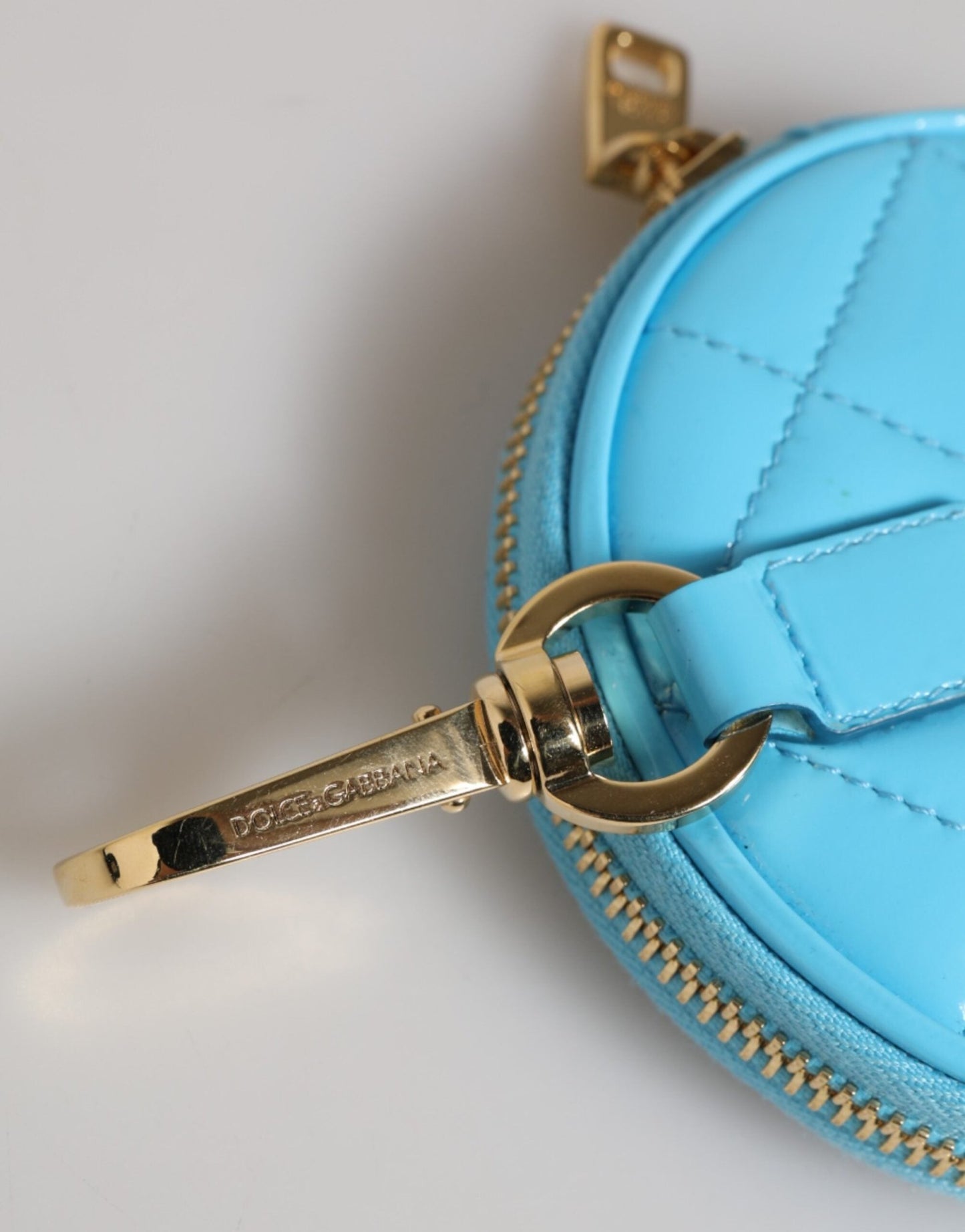 Dolce & Gabbana Azure Blue Leather Round Coin Purse Keychain Crystal Logo Wallet – par Dolce & Gabbana | Disponible sur Sandy Store ByNet