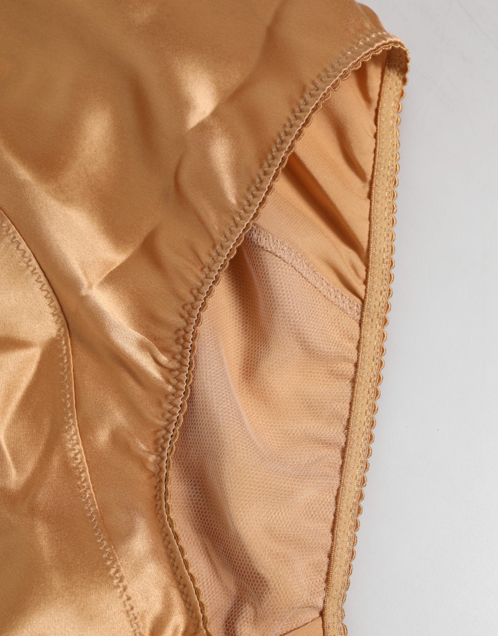 Dolce & Gabbana Beige Silk Stretch High Waist Girdle Underwear – IT2 | S par Dolce & Gabbana | Disponible sur Sandy Store ByNet