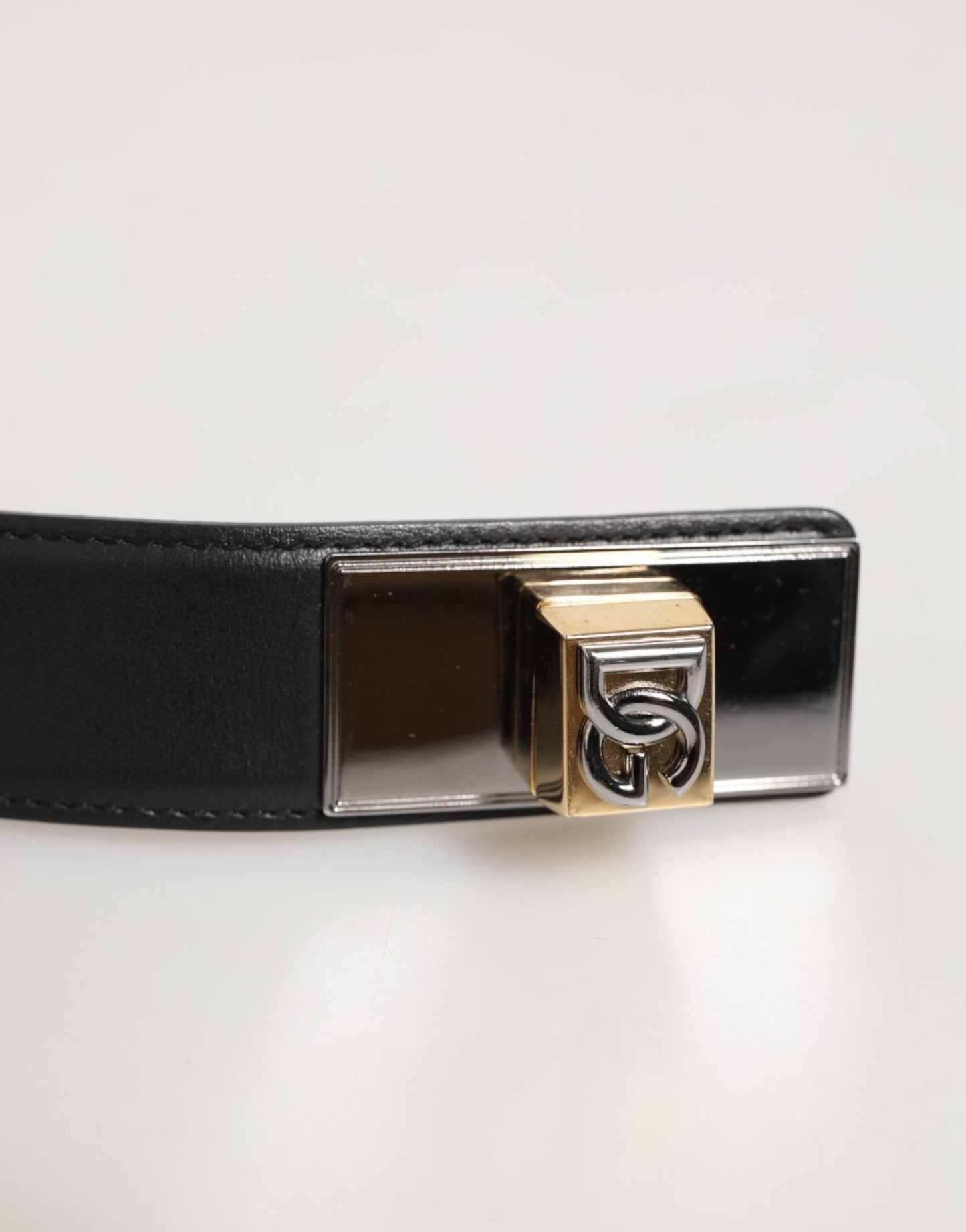 Dolce & Gabbana Black Leather Classic Metal Logo Buckle Belt – 90 cm / 36 Inches par Dolce & Gabbana | Disponible sur Sandy Store ByNet