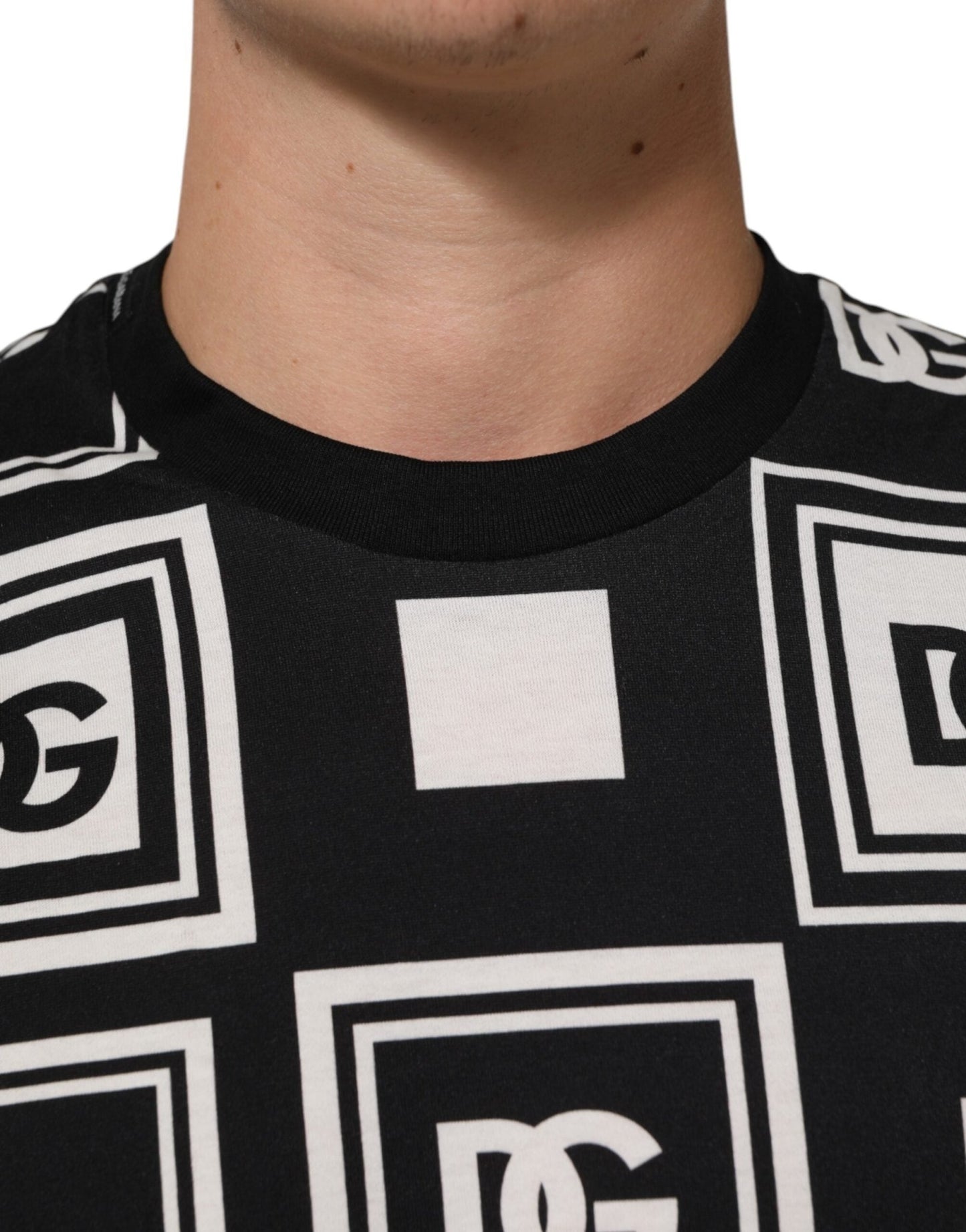 Dolce & Gabbana Black Logo Monogram Cotton Crew Neck T-shirt – IT48 | M par Dolce & Gabbana | Disponible sur Sandy Store ByNet