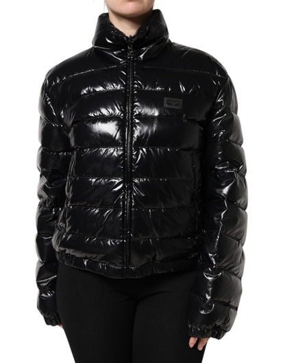 Dolce & Gabbana Black Logo Plaque Full Zip Puffer Jacket – IT44 | L par Dolce & Gabbana | Disponible sur Sandy Store ByNet