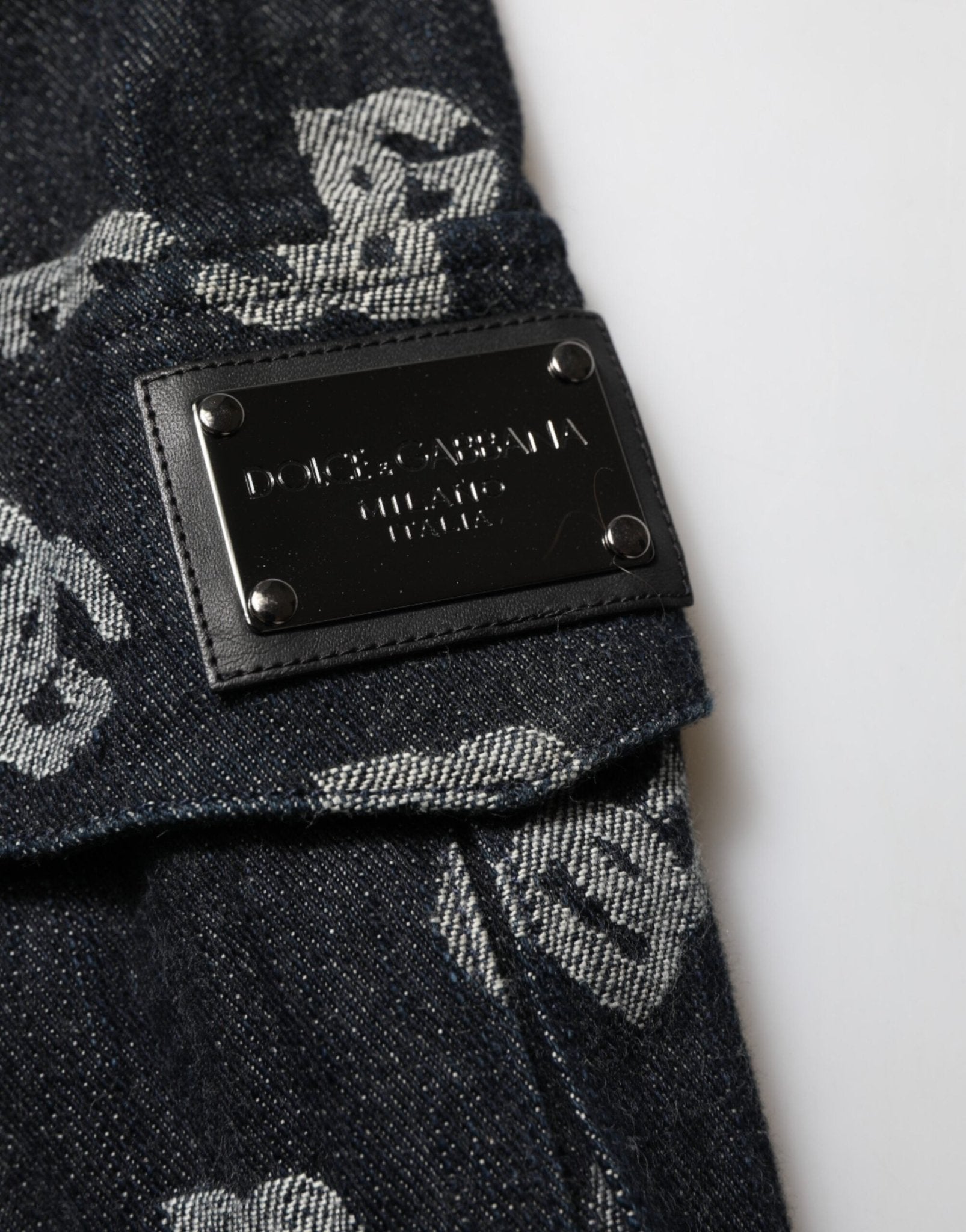 Dolce & Gabbana Black Monogram Denim Cargo Men Bermuda Short – IT48 | M par Dolce & Gabbana | Disponible sur Sandy Store ByNet