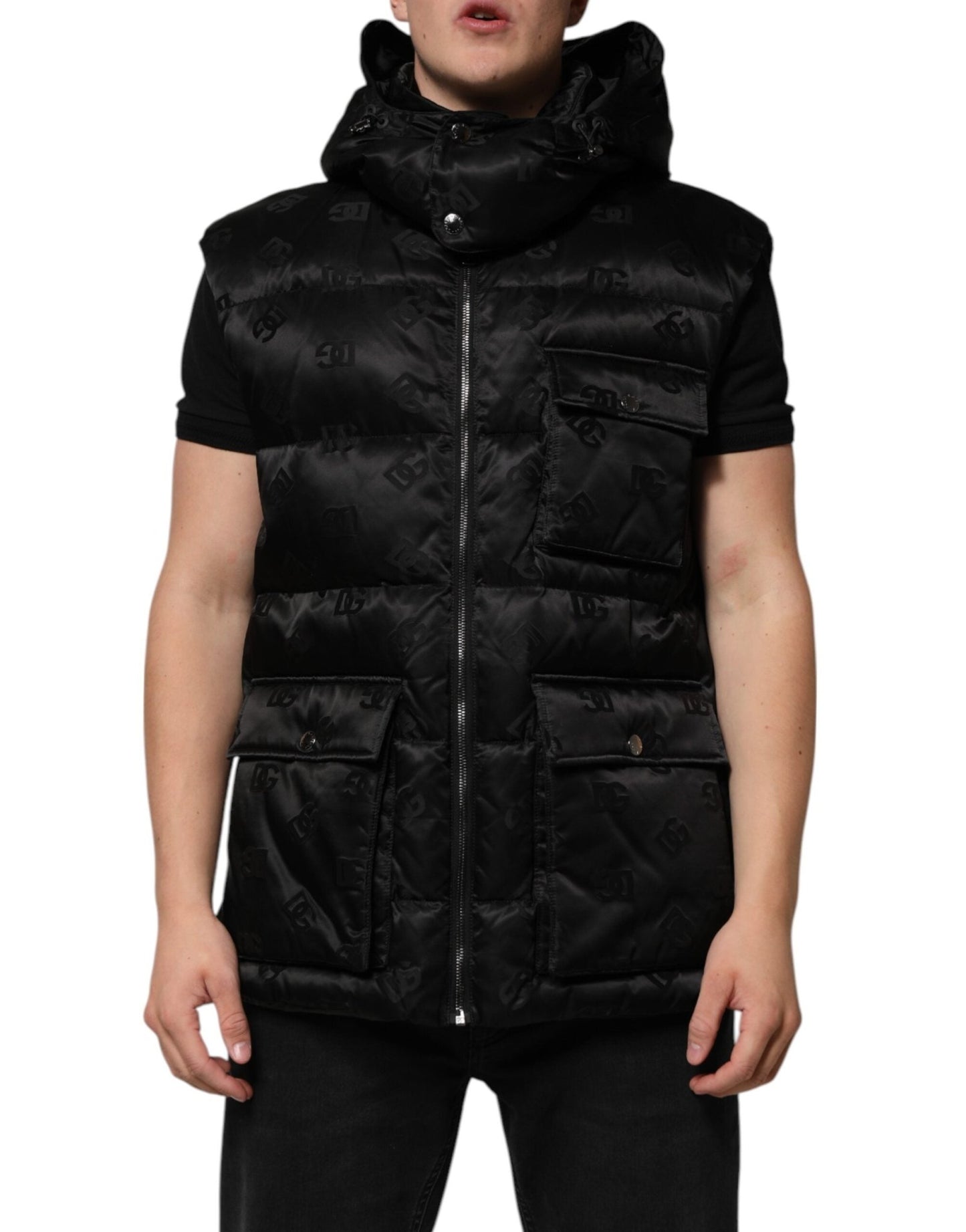 Dolce & Gabbana Black Quilted Sleeveless Hooded Vest Jacket – IT54 | XL par Dolce & Gabbana | Disponible sur Sandy Store ByNet