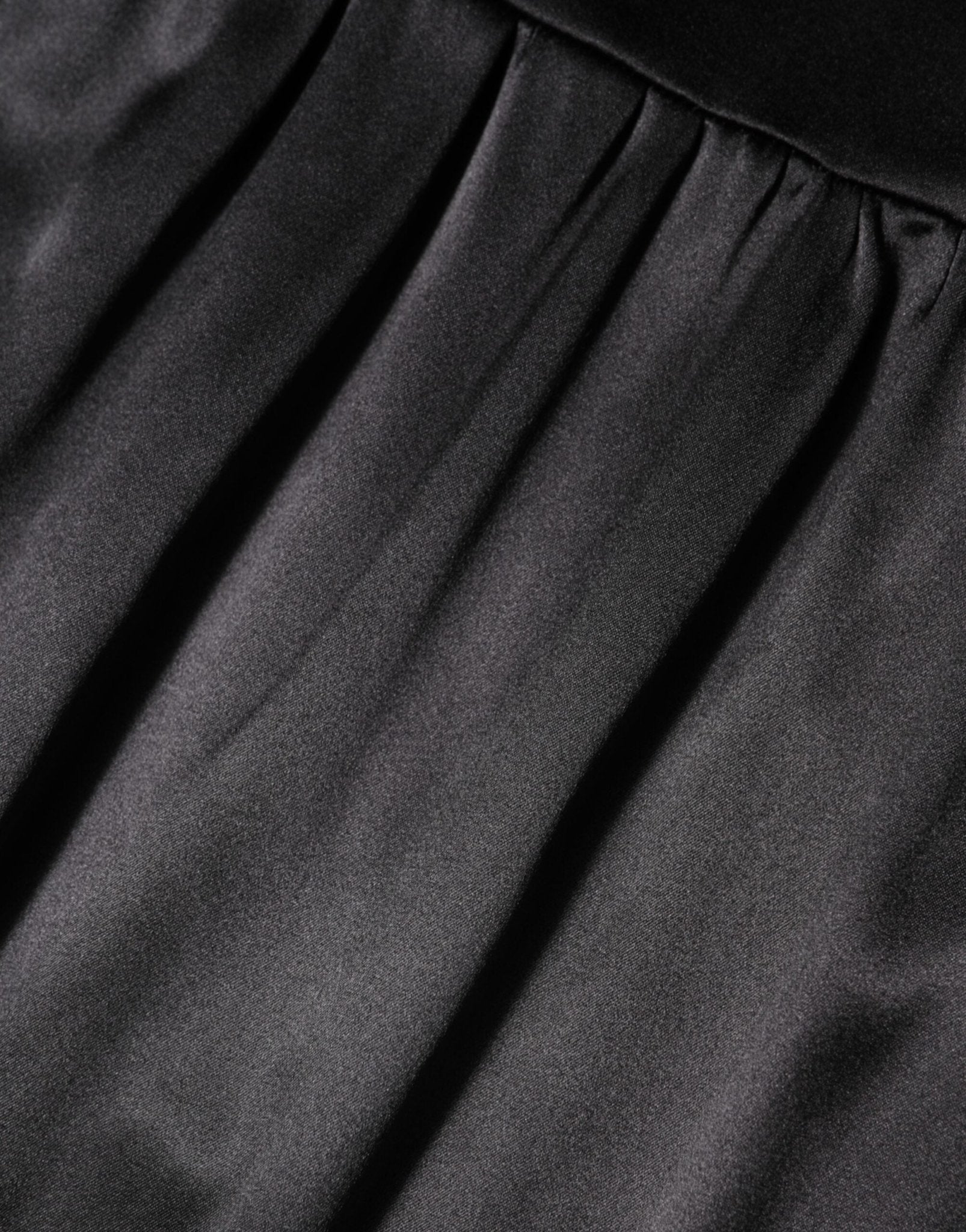 Dolce & Gabbana Black Silk Blend Lace Trim Sleeveless Mini Dress – IT36|XXS par Dolce & Gabbana | Disponible sur Sandy Store ByNet