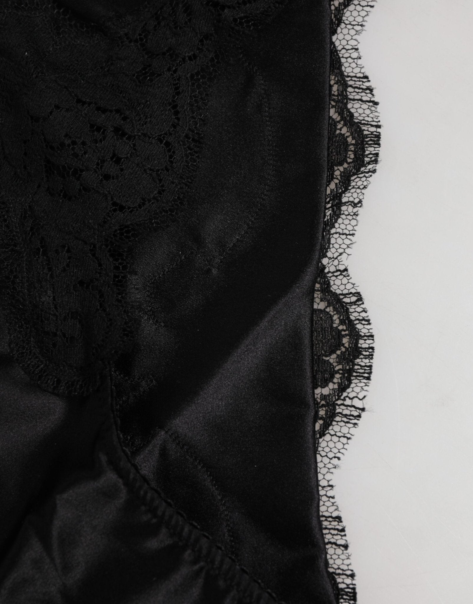 Dolce & Gabbana Black Silk Satin Floral Lace Panty Brief Underwear – IT2 | S par Dolce & Gabbana | Disponible sur Sandy Store ByNet