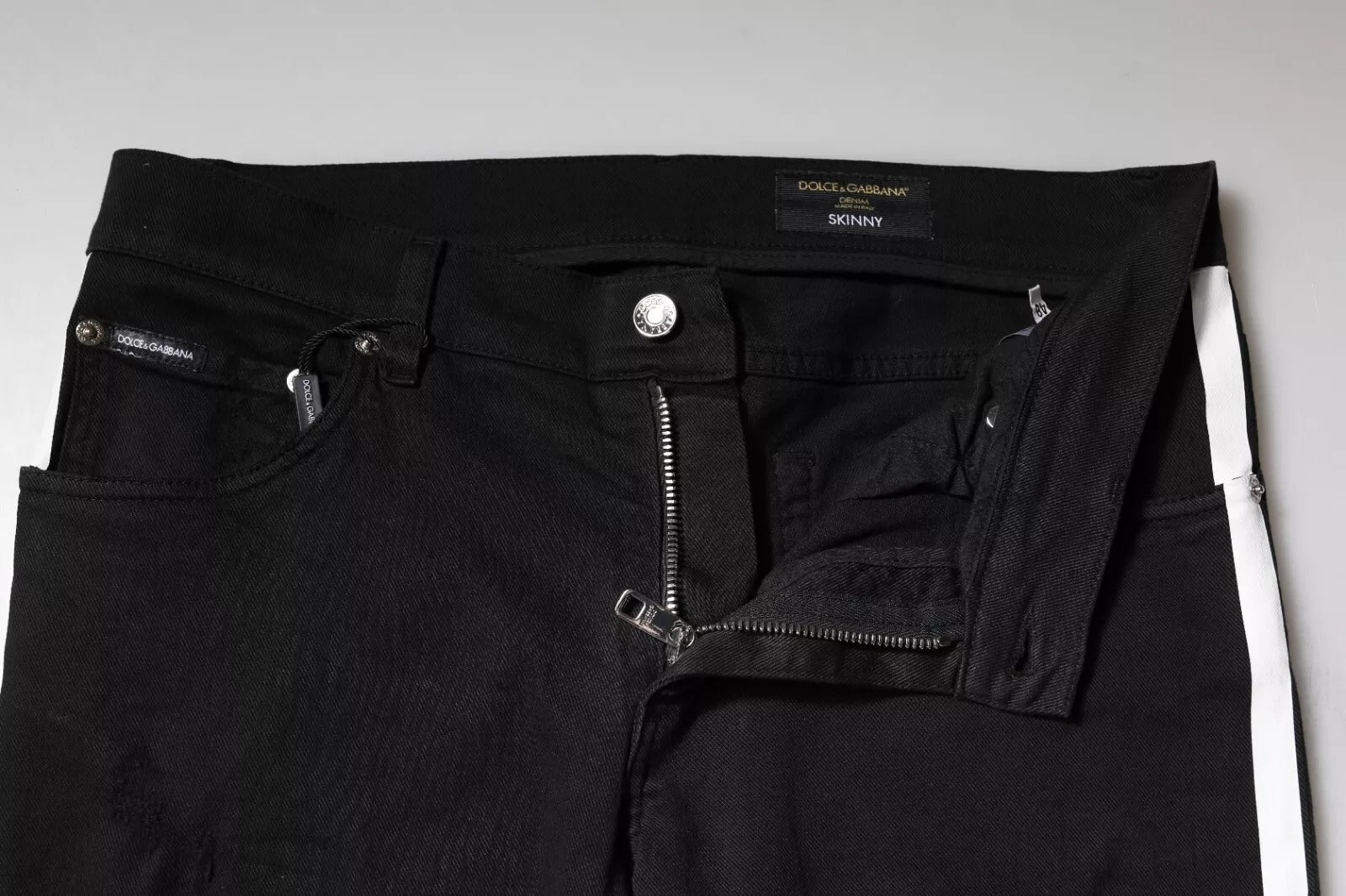 Dolce & Gabbana Black Tattered White Lining Skinny Denim Jeans – IT48 | M par Dolce & Gabbana | Disponible sur Sandy Store ByNet