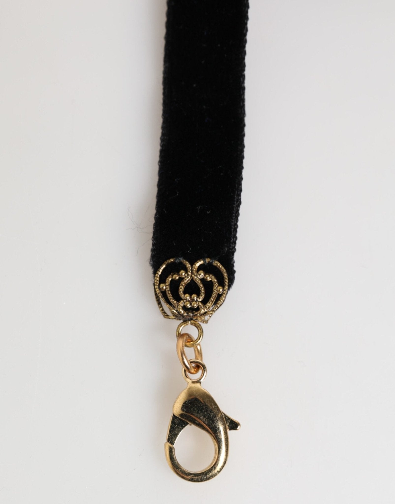 Dolce & Gabbana Blue Floral Appliqué Velvet Choker Crystal Beads Necklace – par Dolce & Gabbana | Disponible sur Sandy Store ByNet