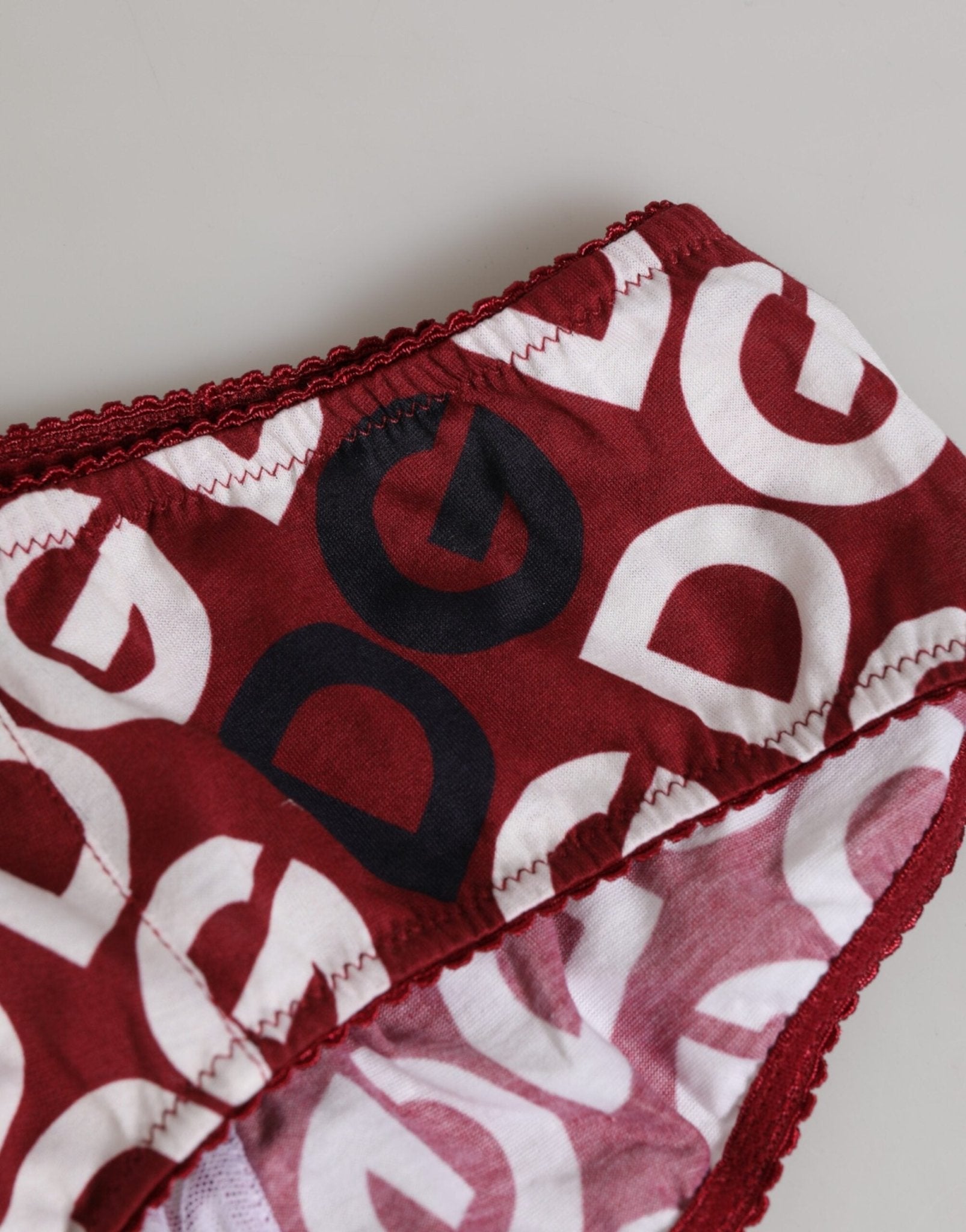 Dolce & Gabbana Bordeaux DG Logo Slip Bottom Brief Underwear – IT4 | L par Dolce & Gabbana | Disponible sur Sandy Store ByNet