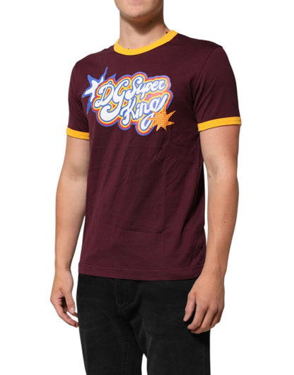 Dolce & Gabbana Burgundy Cotton DG Super King Logo T-Shirt – IT48 | M par Dolce & Gabbana | Disponible sur Sandy Store ByNet
