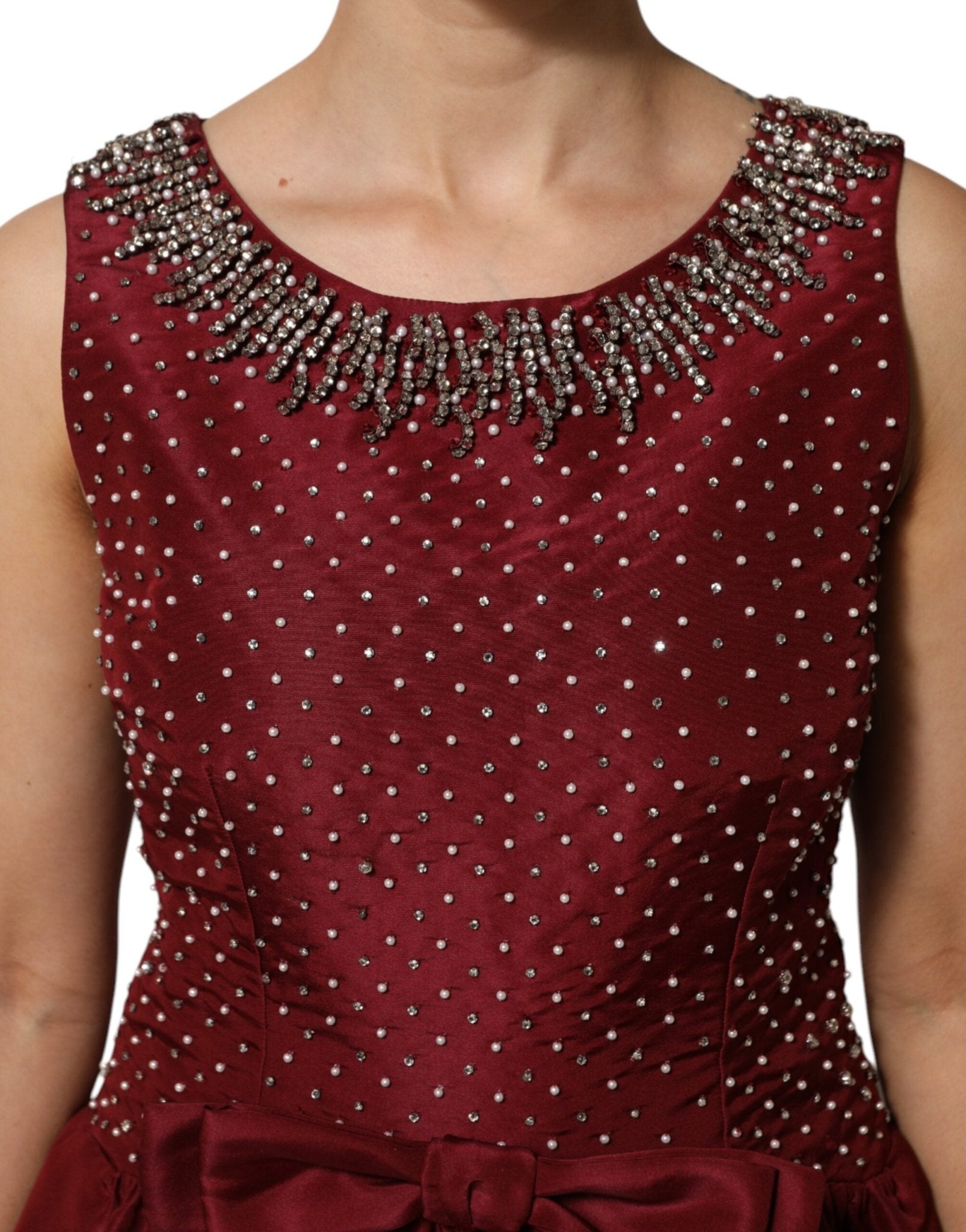 Dolce & Gabbana Burgundy Silk Beaded Evening Gown Dress – IT44 | L par Dolce & Gabbana | Disponible sur Sandy Store ByNet