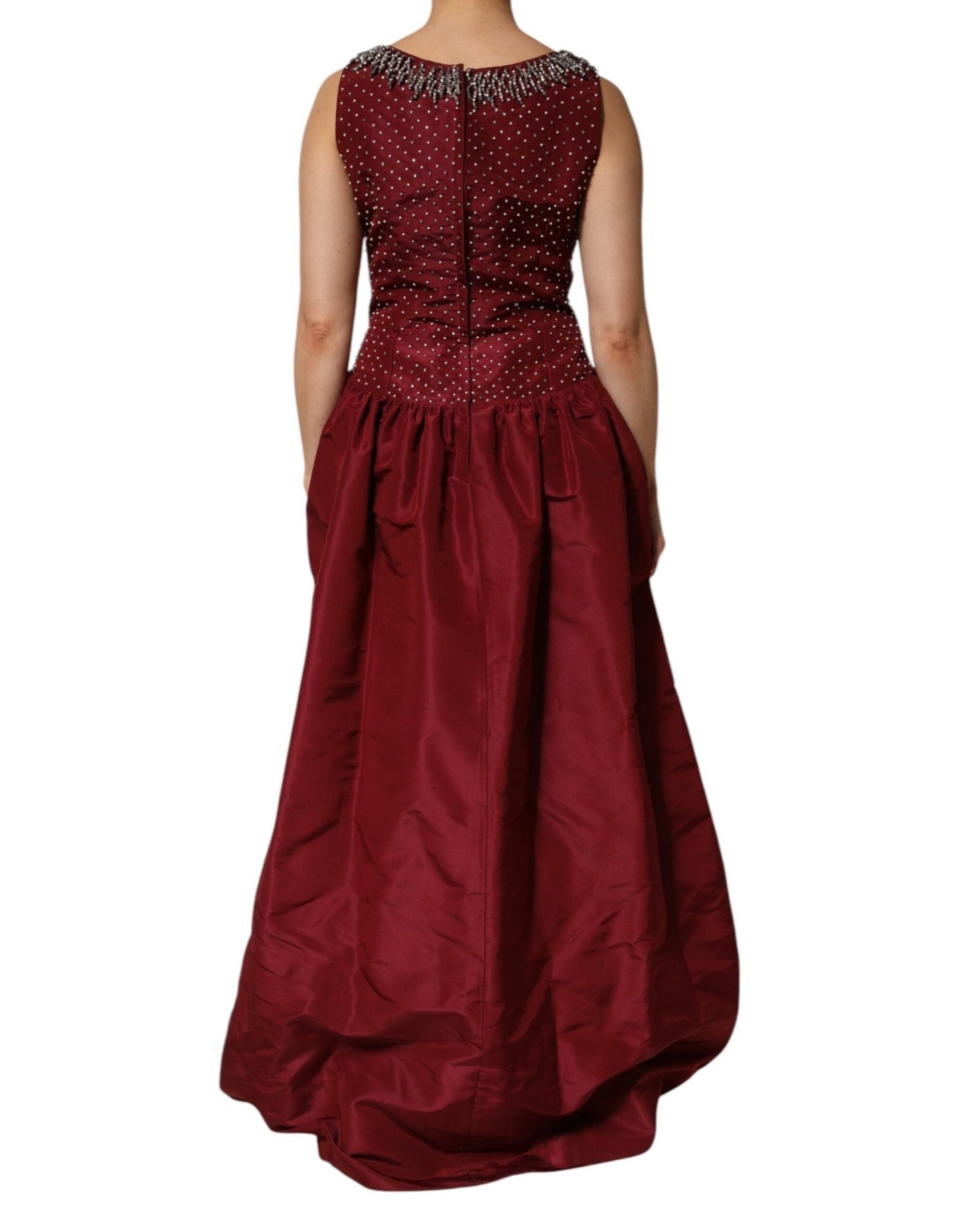 Dolce & Gabbana Burgundy Silk Beaded Evening Gown Dress – IT44 | L par Dolce & Gabbana | Disponible sur Sandy Store ByNet