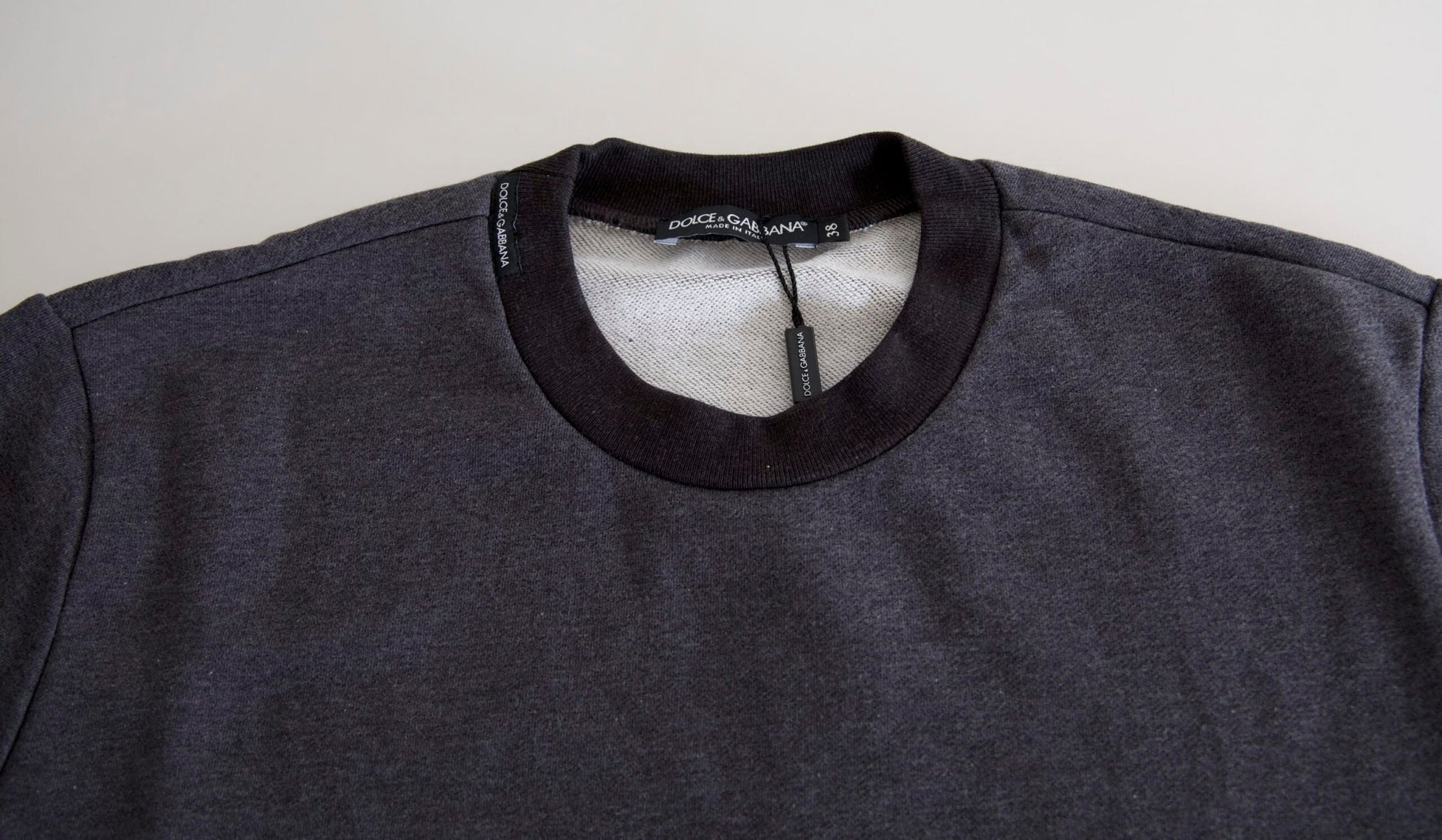Dolce & Gabbana Dark Gray Cotton Crew Neck Pullover Sweater – IT38 | XS par Dolce & Gabbana | Disponible sur Sandy Store ByNet