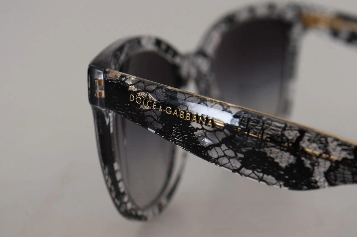 Dolce & Gabbana DG4190 Black Lace Acetate Crystal Round Sunglasses – par Dolce & Gabbana | Disponible sur Sandy Store ByNet