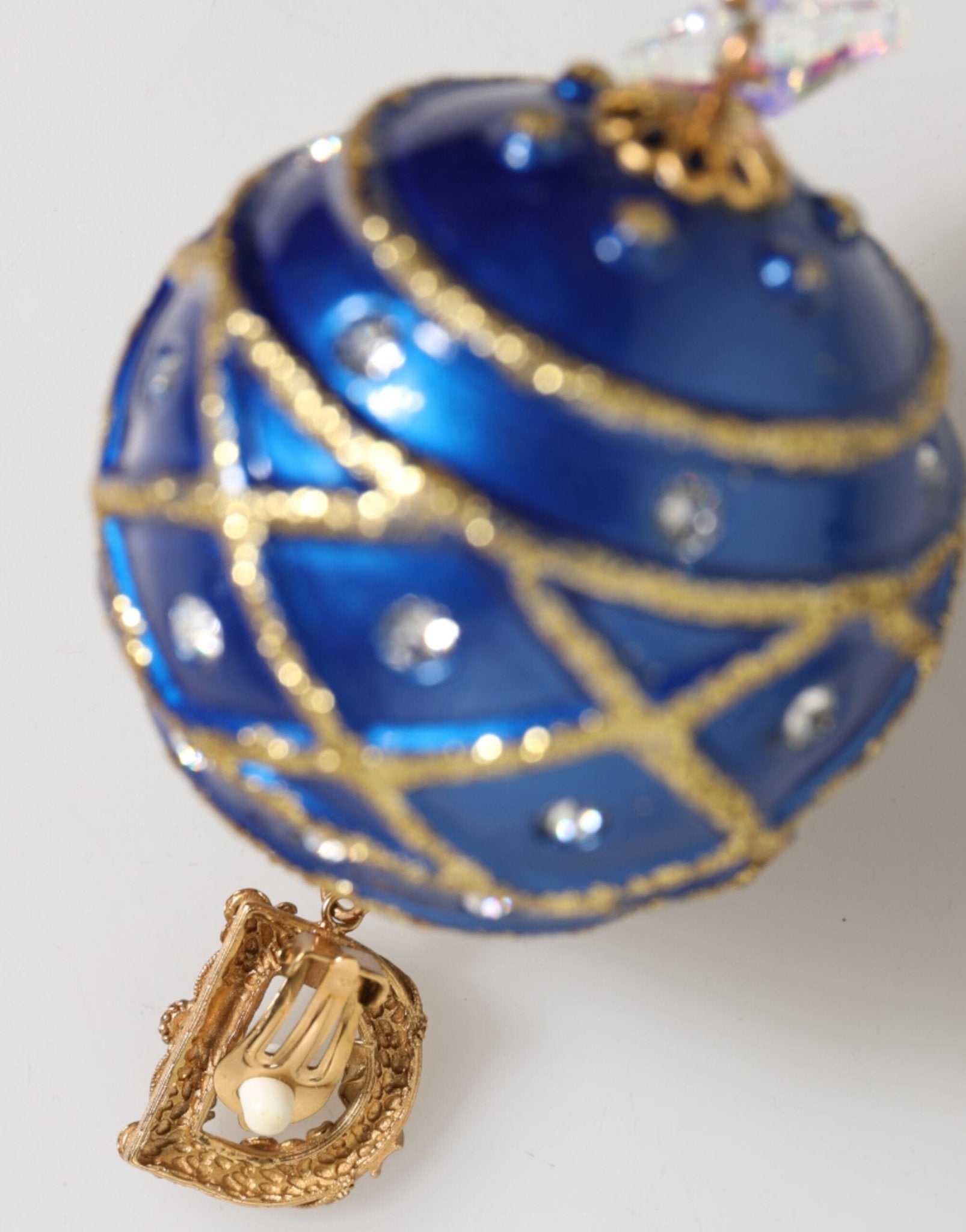 Dolce & Gabbana Gold Brass Blue Christmas Ball Crystal Drop Clip On Earrings – par Dolce & Gabbana | Disponible sur Sandy Store ByNet