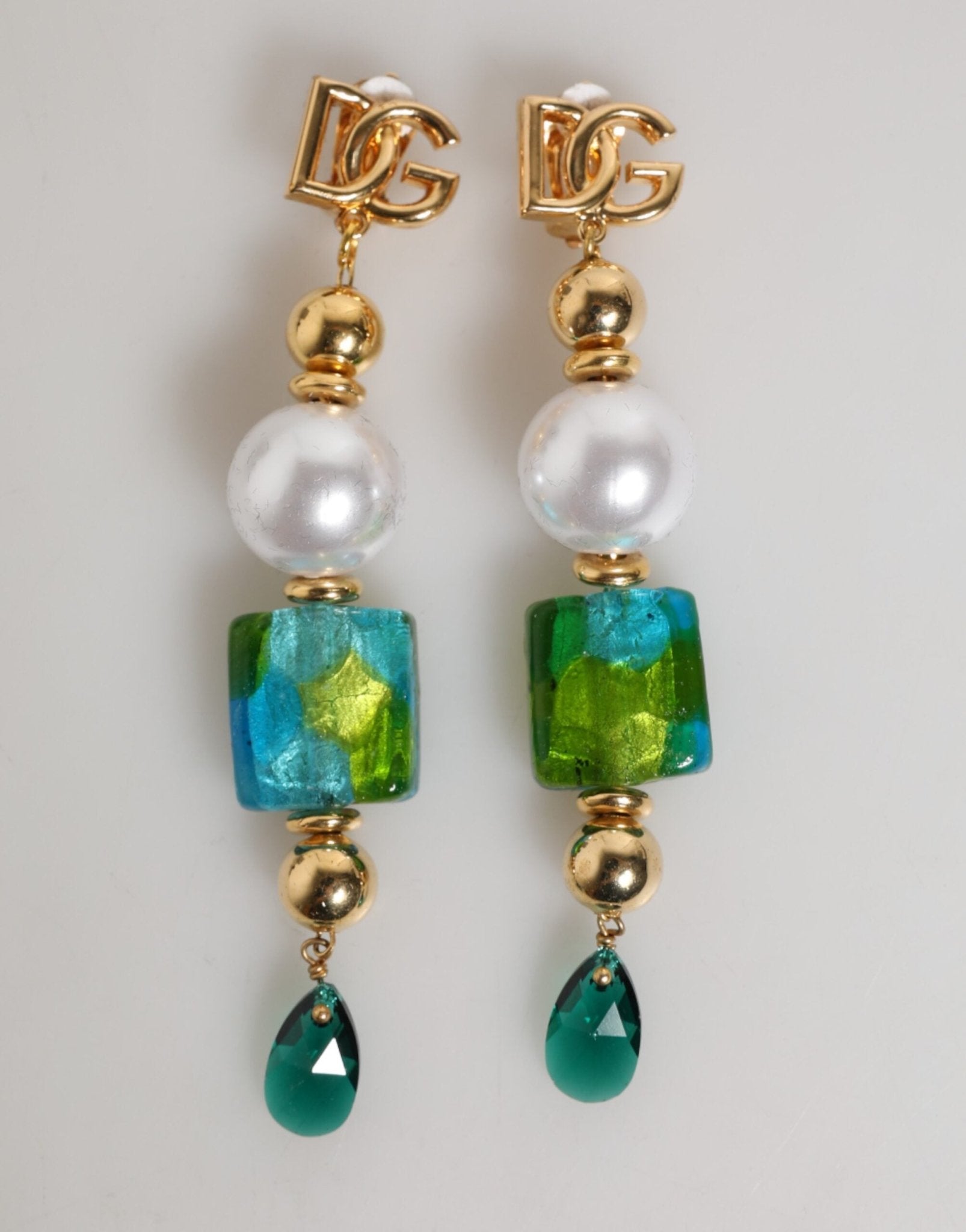 Dolce & Gabbana Gold Brass Multicolour Pearl Green Blue Drop Logo DG Earrings – par Dolce & Gabbana | Disponible sur Sandy Store ByNet