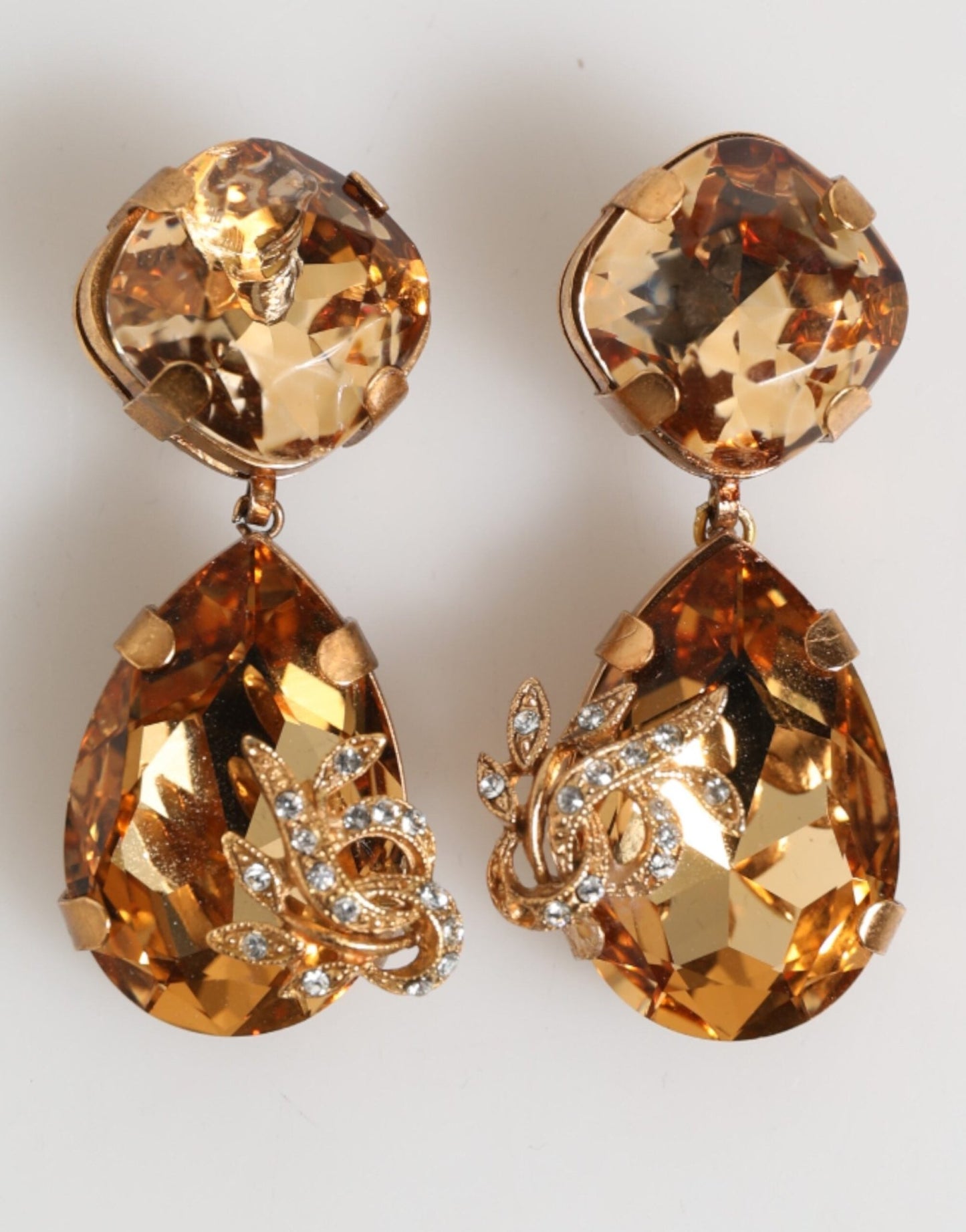 Dolce & Gabbana Gold Crystal Drop Clip - On Strass Floral Jewelry Earrings – par Dolce & Gabbana | Disponible sur Sandy Store ByNet