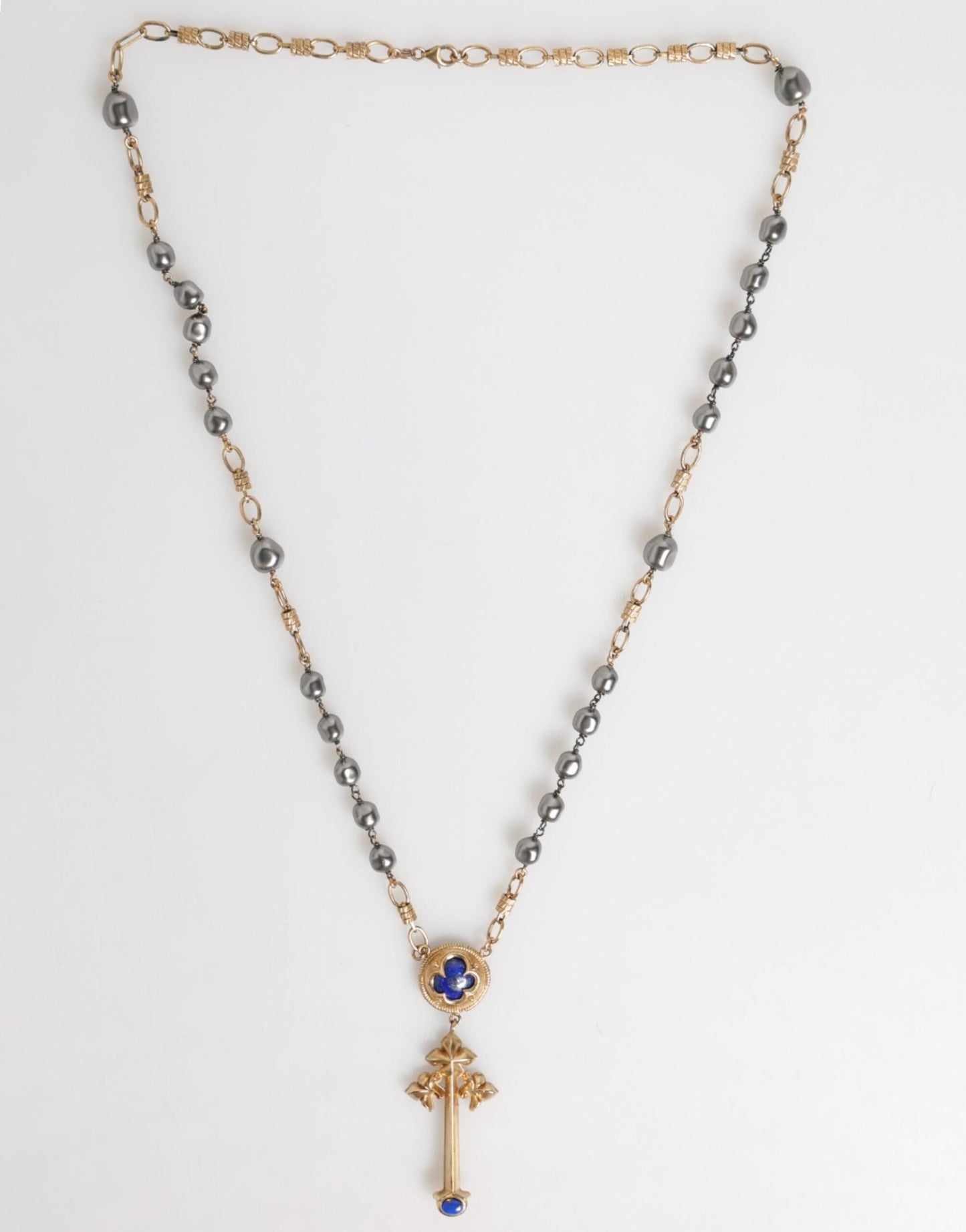 Dolce & Gabbana Gold Tone Beaded Chain Religious Cross Necklace – par Dolce & Gabbana | Disponible sur Sandy Store ByNet