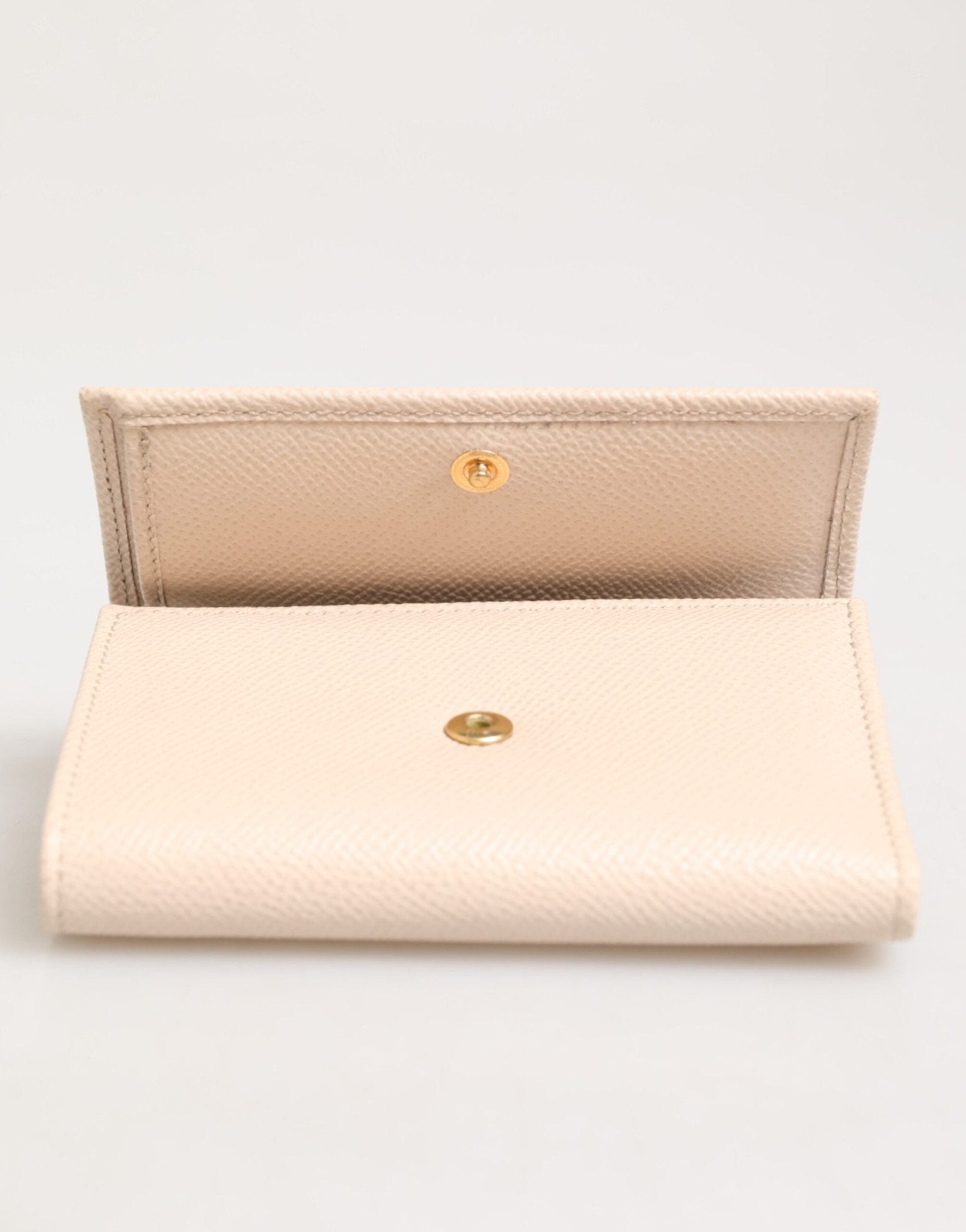 Dolce & Gabbana Light Pink Calf Leather DG Logo French Flap Wallet – par Dolce & Gabbana | Disponible sur Sandy Store ByNet