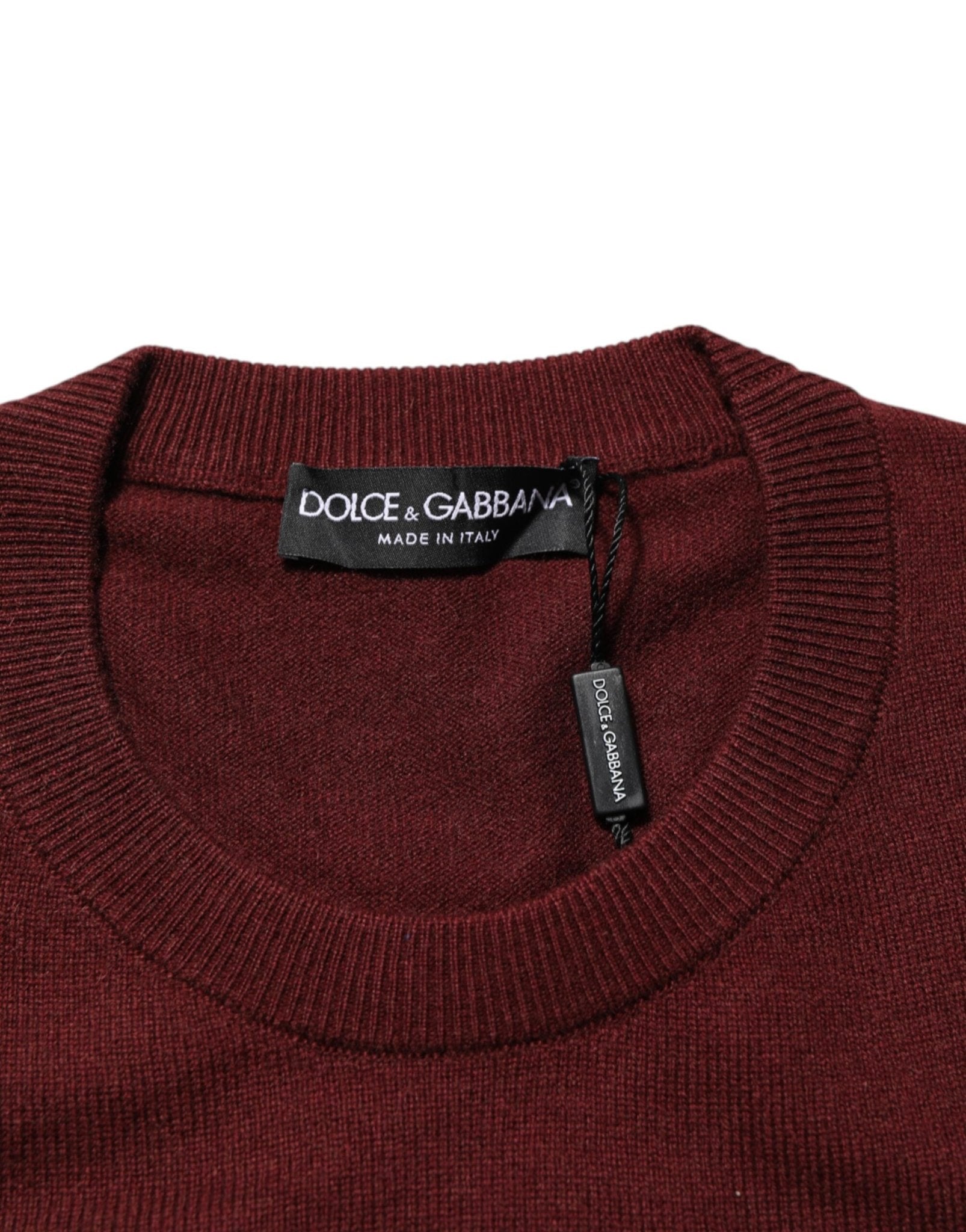 Dolce & Gabbana Maroon Cashmere Crew Neck Pullover Sweater – IT54 | XL par Dolce & Gabbana | Disponible sur Sandy Store ByNet