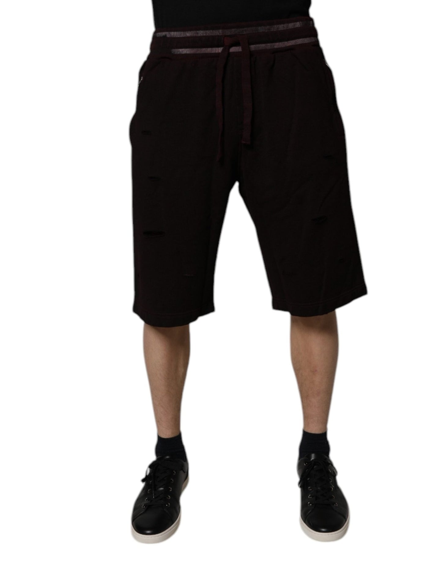 Dolce & Gabbana Maroon Cotton Logo Plaque Men Bermuda Shorts – IT56 | XXL par Dolce & Gabbana | Disponible sur Sandy Store ByNet