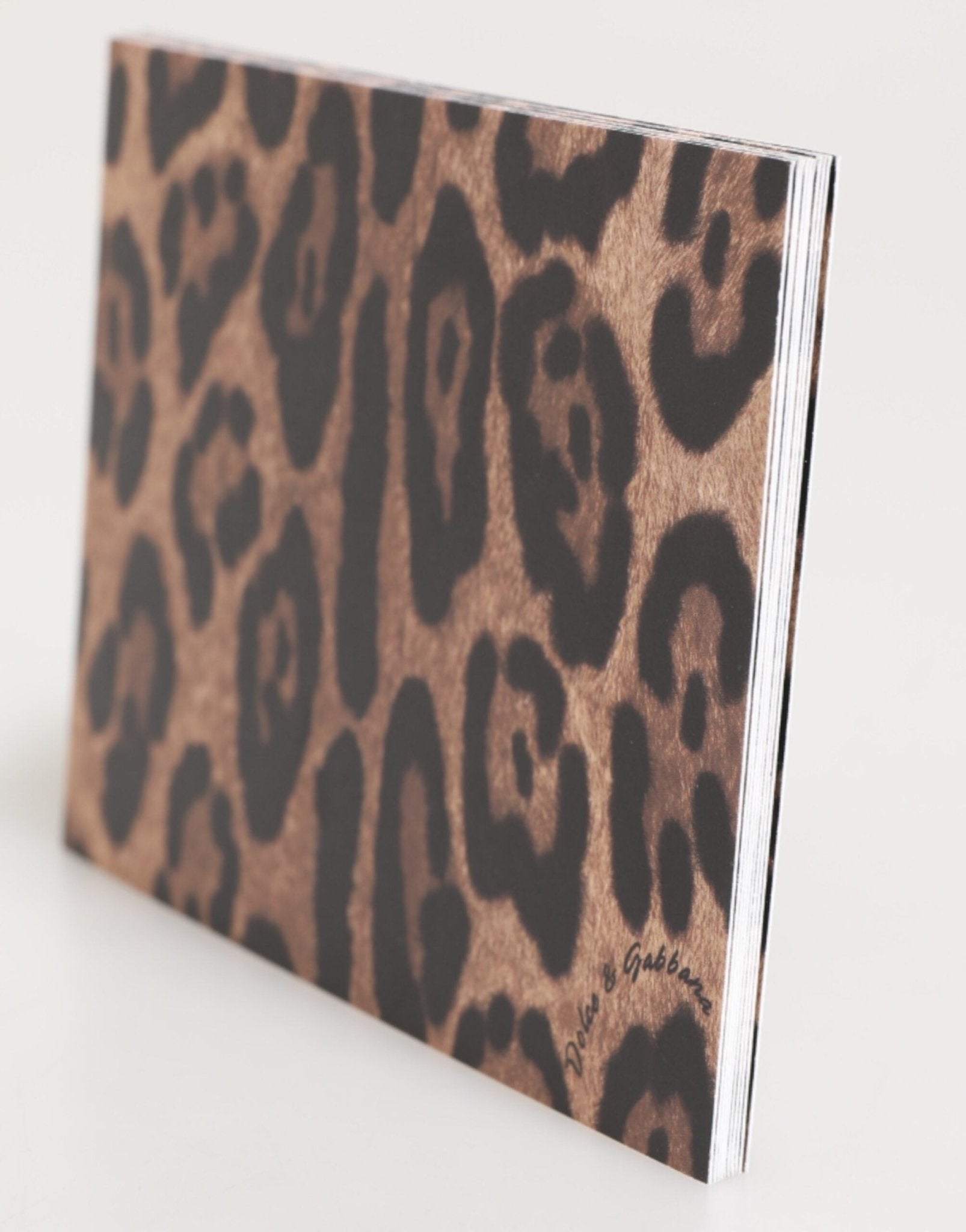 Dolce & Gabbana Multicolor Leopard Print Envelope Paper Post Card Holder – par Dolce & Gabbana | Disponible sur Sandy Store ByNet