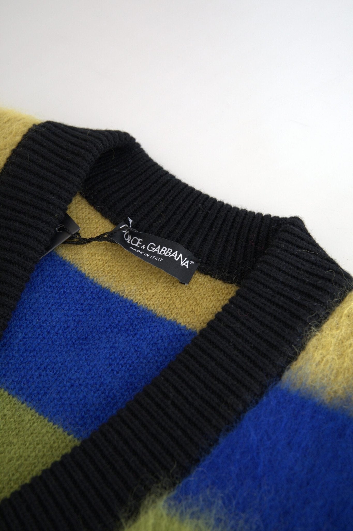 Dolce & Gabbana Multicolor Stripes V - neck Pullover Sweater – IT38 | XS par Dolce & Gabbana | Disponible sur Sandy Store ByNet