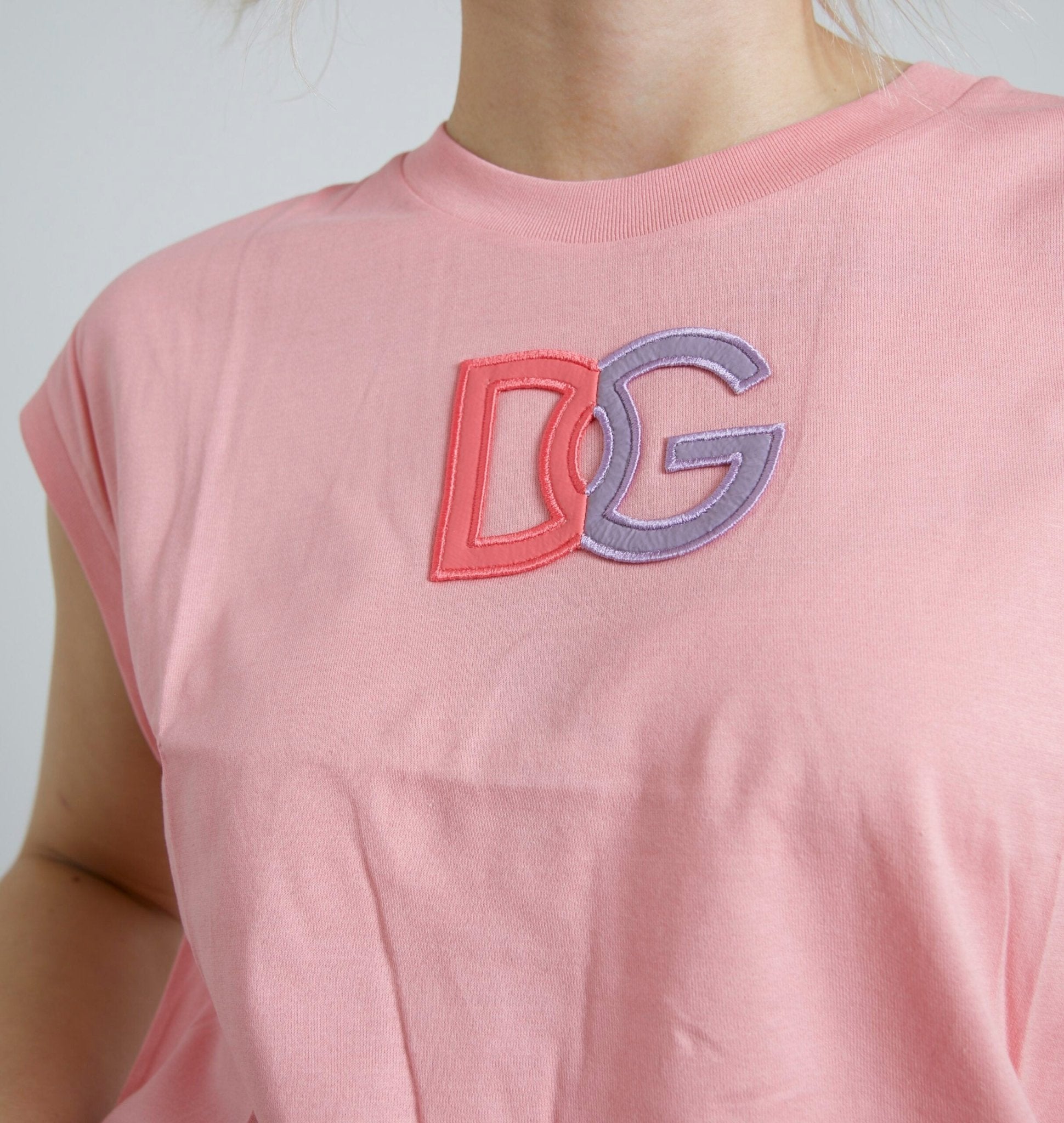 Dolce & Gabbana Pink Cotton DG Logo Crew Neck Tank T-shirt – IT36|XXS par Dolce & Gabbana | Disponible sur Sandy Store ByNet
