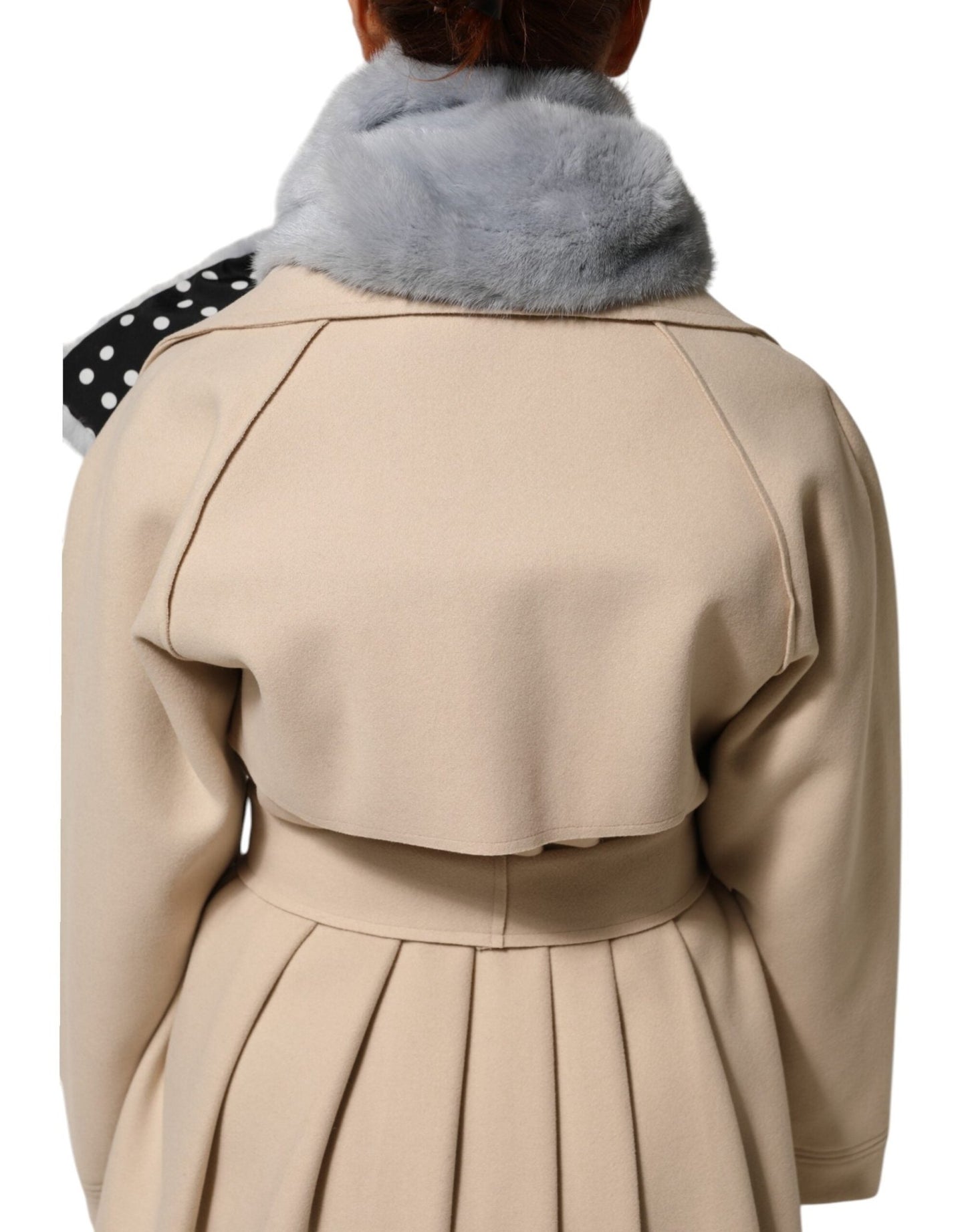 Dolce & Gabbana Powder Blue Mink Fur Neck Warmer Scarf – par Dolce & Gabbana | Disponible sur Sandy Store ByNet