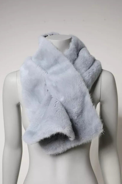 Dolce & Gabbana Powder Blue Mink Fur Neck Warmer Scarf – par Dolce & Gabbana | Disponible sur Sandy Store ByNet