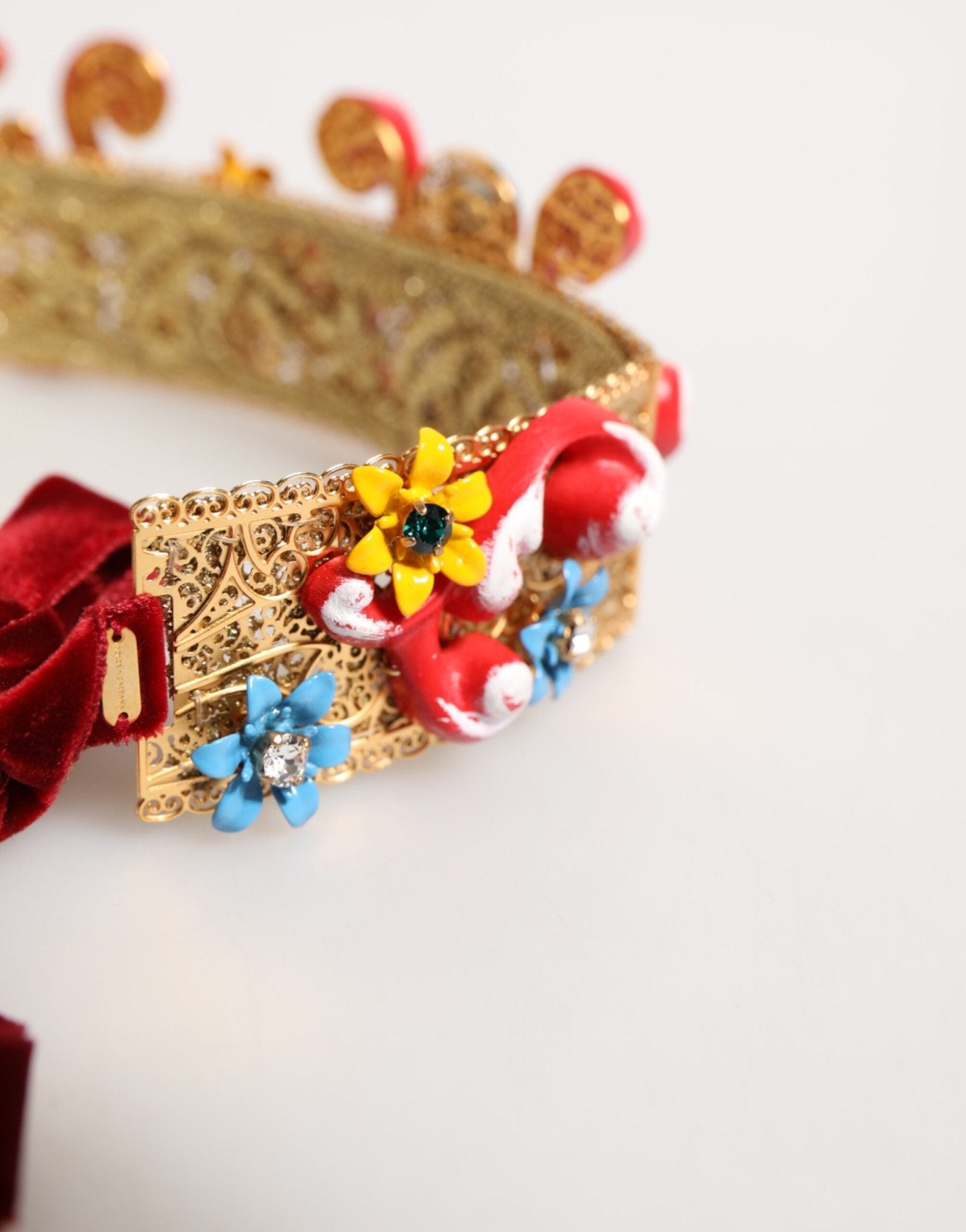 Dolce & Gabbana Red Carretto Multicolor Crystal Gold Tiara Crow Headband – par Dolce & Gabbana | Disponible sur Sandy Store ByNet