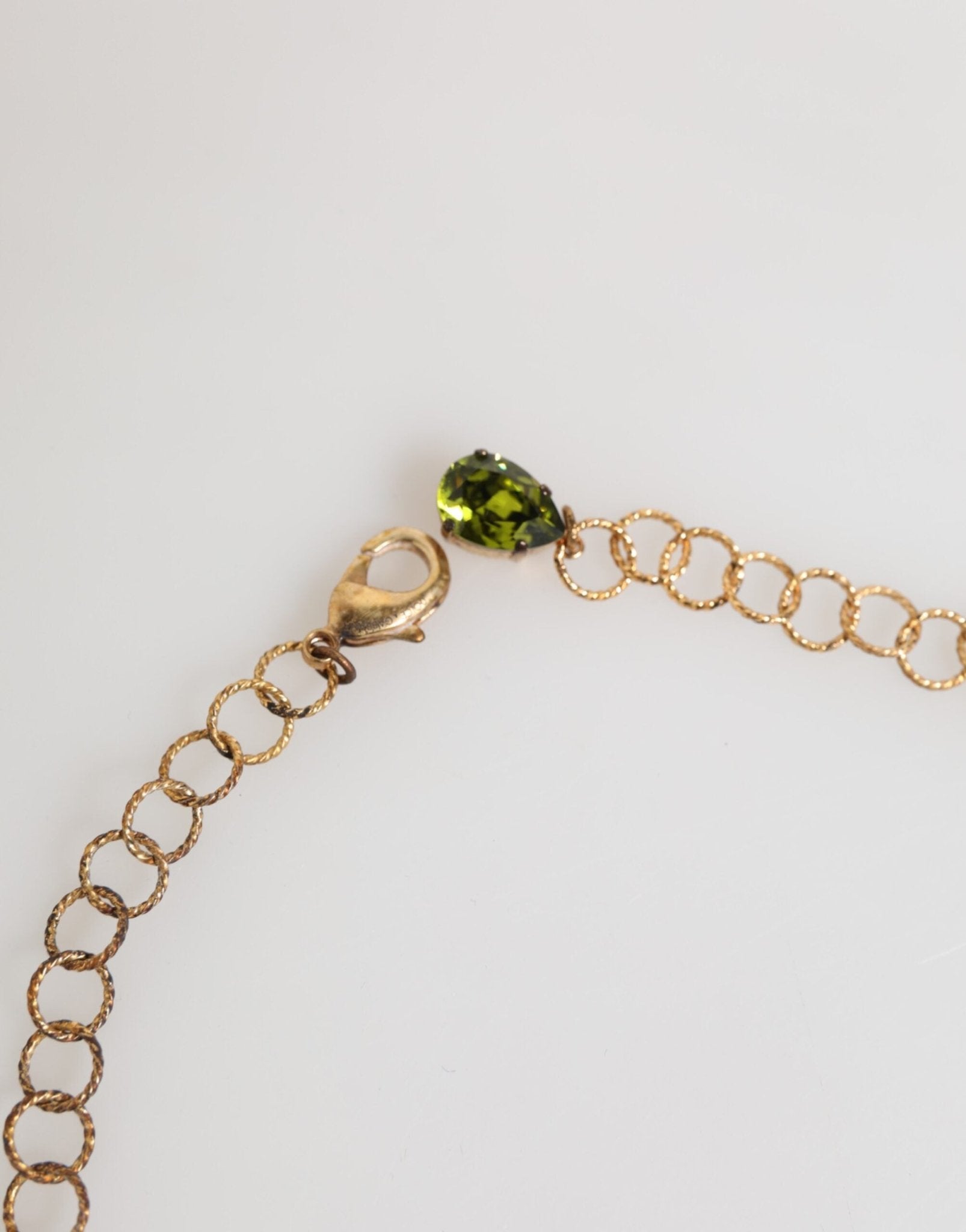 Dolce & Gabbana Red Rose Floral Crystal Embellished Statement Jewelry Necklace – par Dolce & Gabbana | Disponible sur Sandy Store ByNet