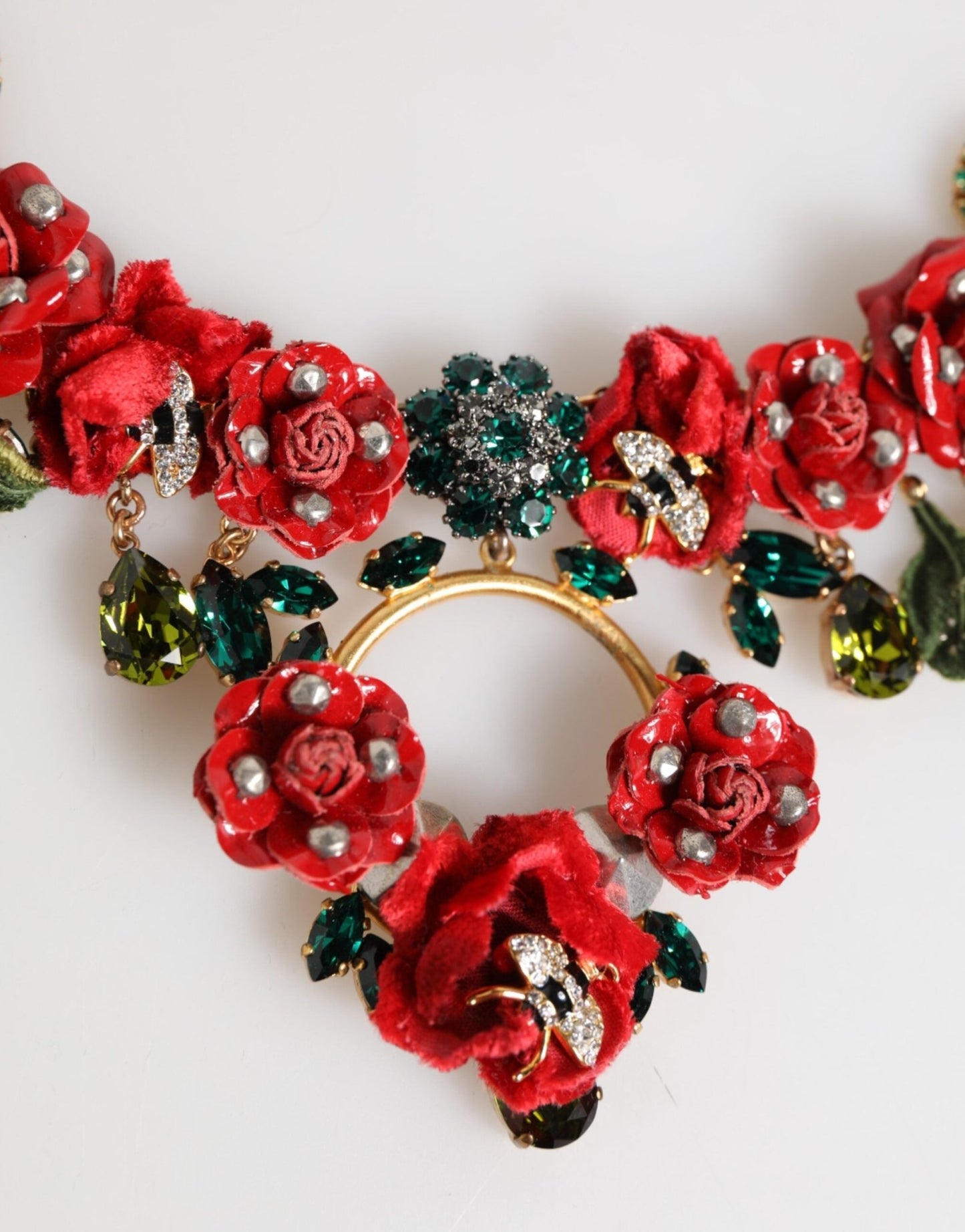 Dolce & Gabbana Red Rose Floral Crystal Embellished Statement Jewelry Necklace – par Dolce & Gabbana | Disponible sur Sandy Store ByNet