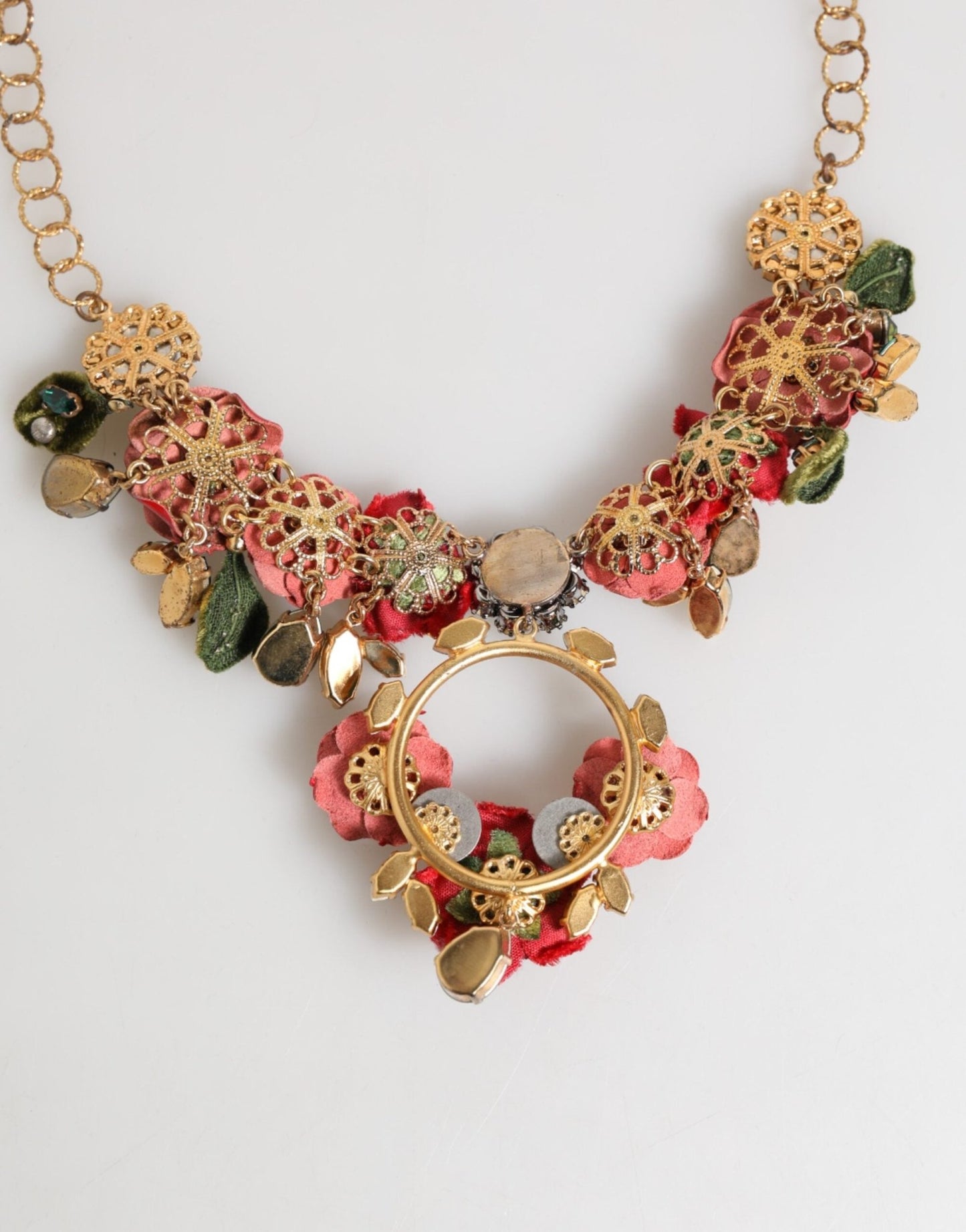 Dolce & Gabbana Red Rose Floral Crystal Embellished Statement Jewelry Necklace – par Dolce & Gabbana | Disponible sur Sandy Store ByNet