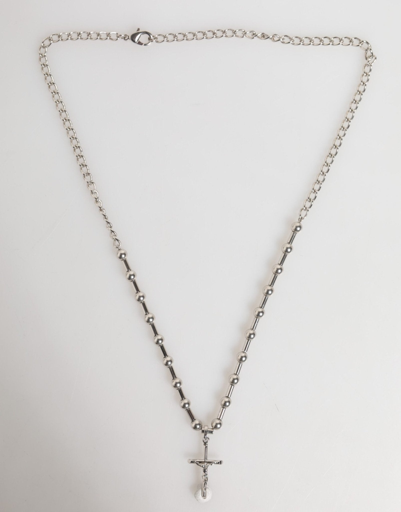 Dolce & Gabbana Silver Tone Brass Chain Religious Cross Pendant Necklace – par Dolce & Gabbana | Disponible sur Sandy Store ByNet