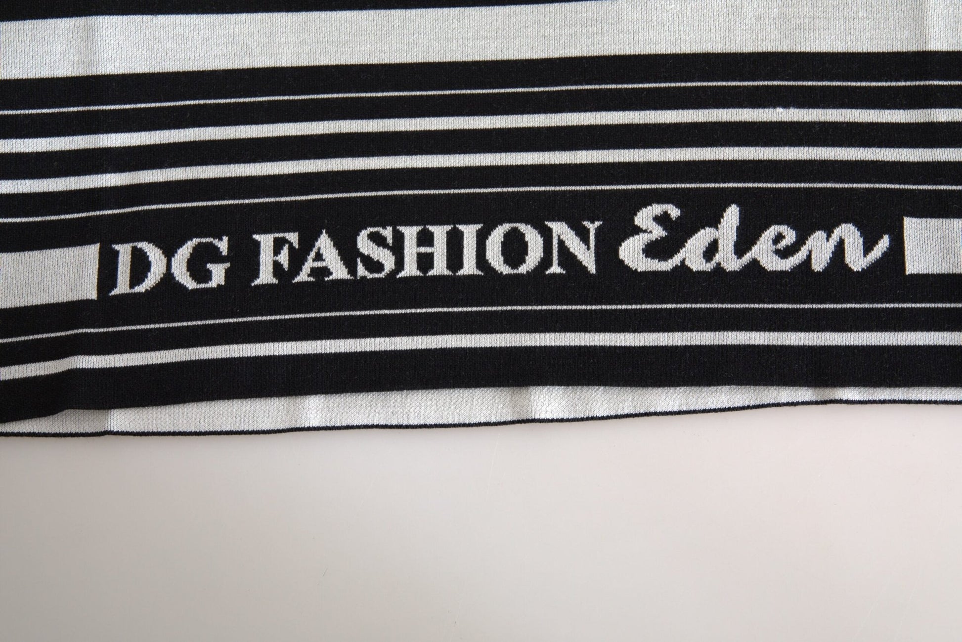 Dolce & Gabbana White Cotton DG Fashion Crew Neck Tee T-shirt – IT36|XXS par Dolce & Gabbana | Disponible sur Sandy Store ByNet