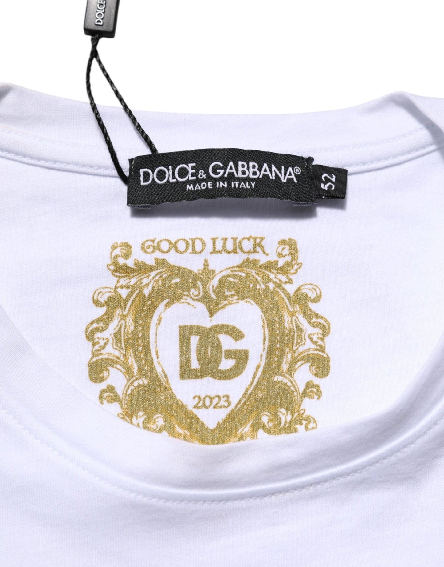 Dolce & Gabbana White Cotton Goodluck 2023 Crew Neck T-shirt – IT52 | XL par Dolce & Gabbana | Disponible sur Sandy Store ByNet