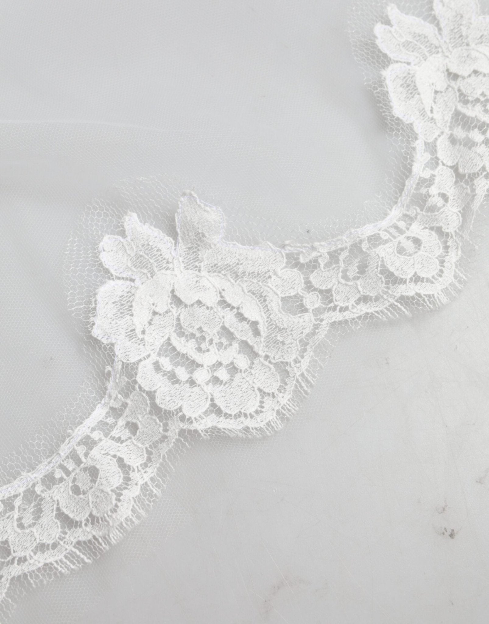 Dolce & Gabbana White Floral Lace Nylon Floor Length Wedding Veil - Sandy Store ByNet
