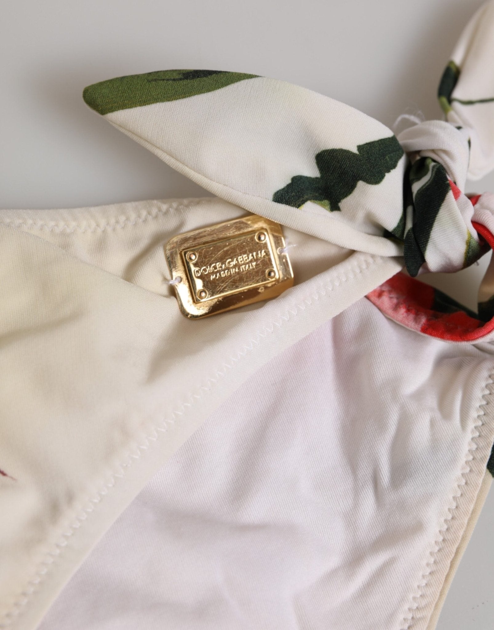 Dolce & Gabbana White Floral Swimsuit 2 Piece Top Bottom Swimwear – IT5 | XL par Dolce & Gabbana | Disponible sur Sandy Store ByNet