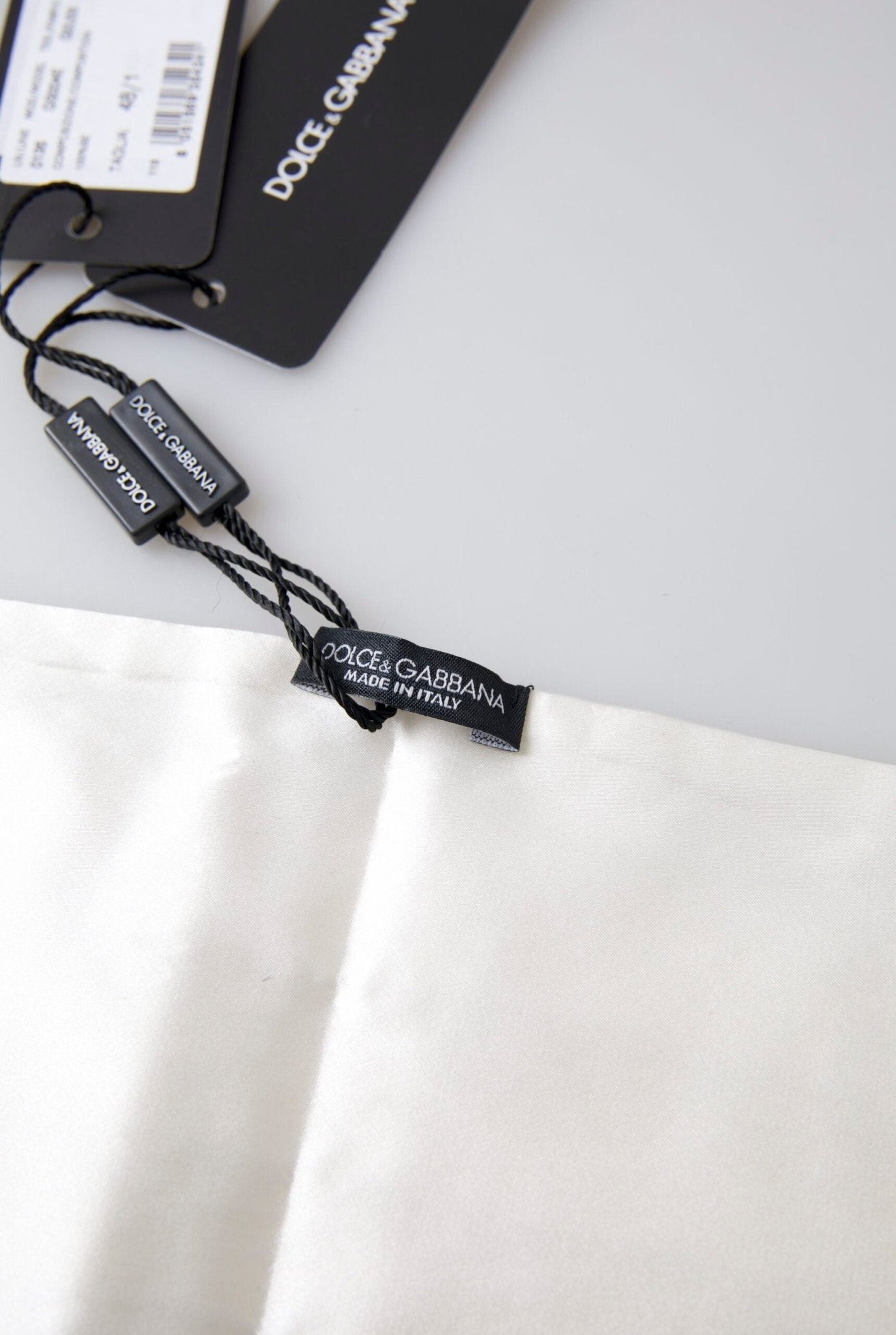 Dolce & Gabbana White Men Wide Waist Silk Belt Cummerbund – IT48 | M par Dolce & Gabbana | Disponible sur Sandy Store ByNet