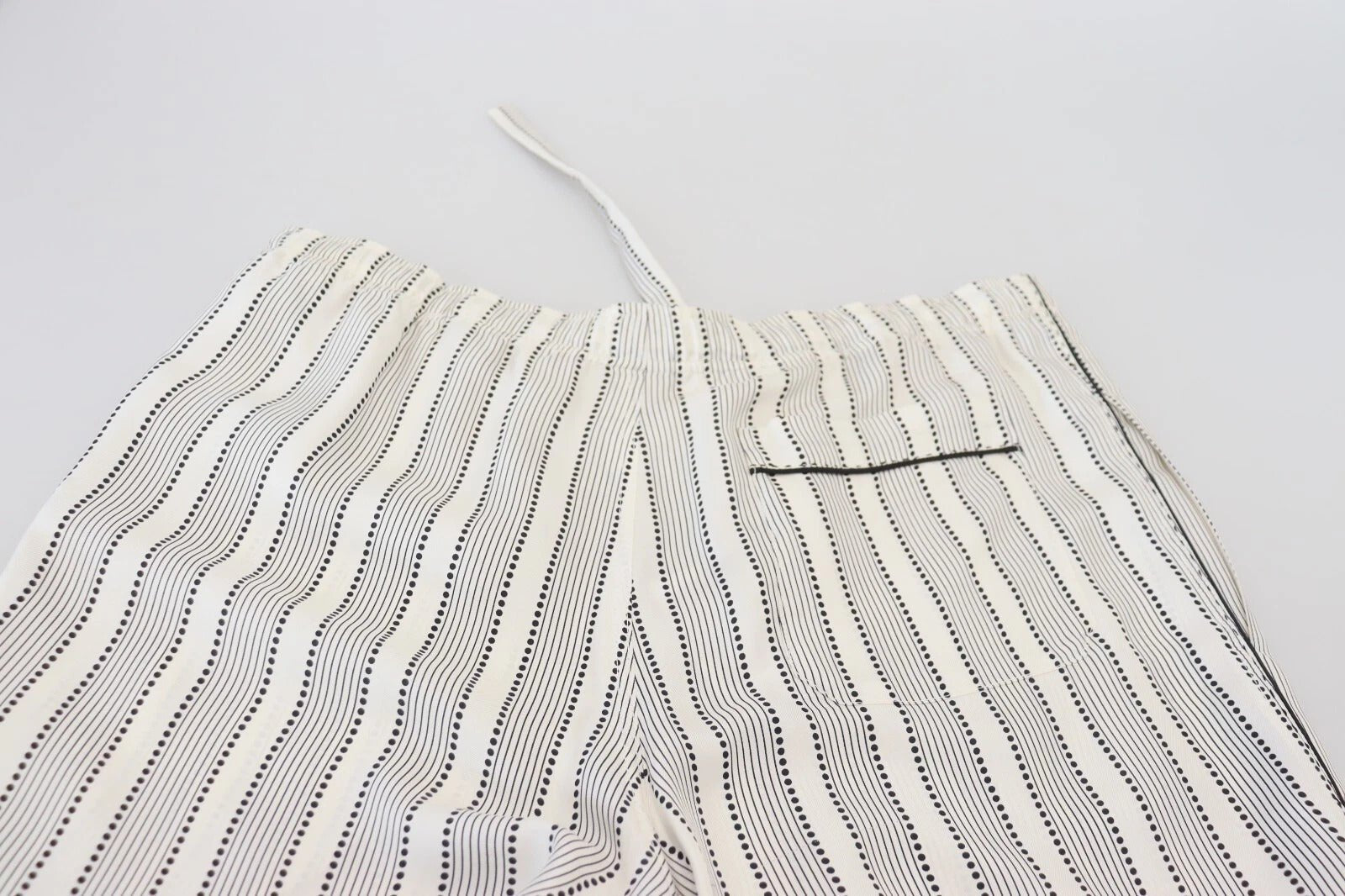 Dolce & Gabbana White Stripes Silk Lounge Trouser Pants – IT48 | M par Dolce & Gabbana | Disponible sur Sandy Store ByNet