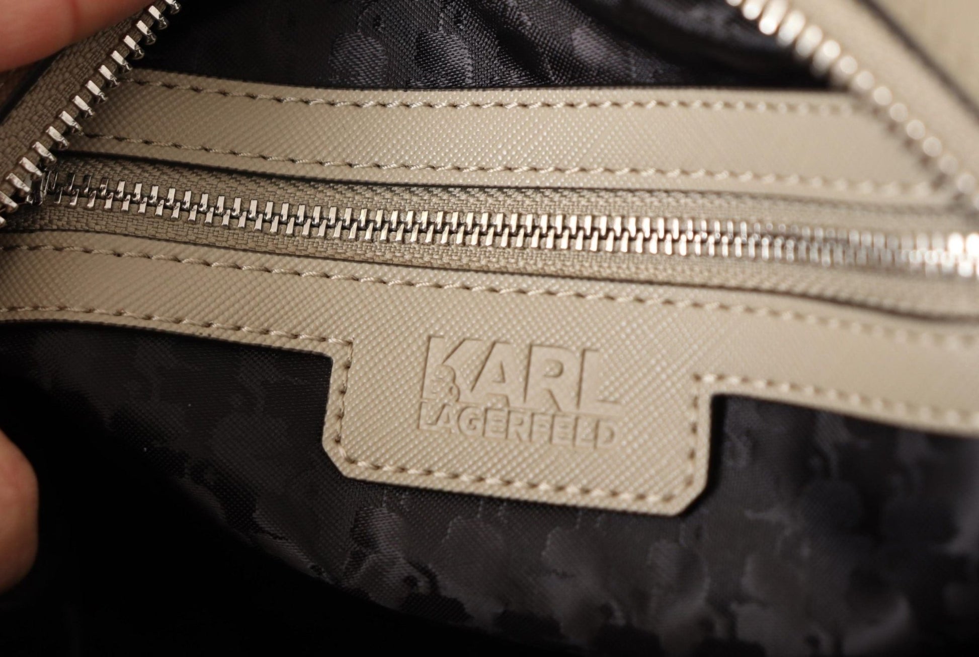 Karl Lagerfeld Elegant Green Shoulder Handbag - Sandy Store ByNet