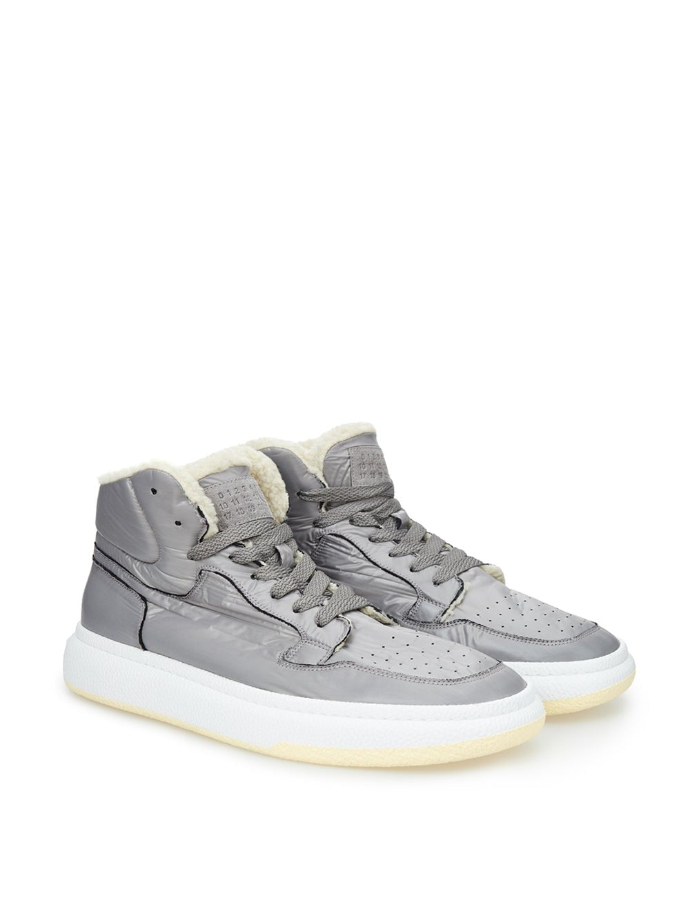 MM6 Maison Margiela Gray Technical Sneaker – EU43/US10 par MM6 Maison Margiela | Disponible sur Sandy Store ByNet
