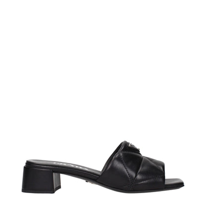 Prada Black Leather Flat Sandals – EU35.5/US5.5 par Prada | Disponible sur Sandy Store ByNet